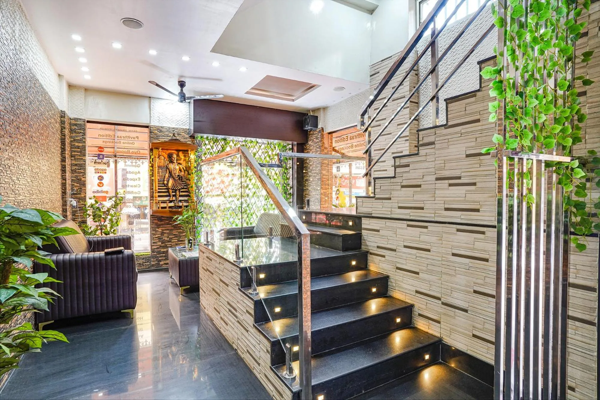 Lobby or reception in FabHotel Pavithraa Edition - Nr Yeshwantpur Circle