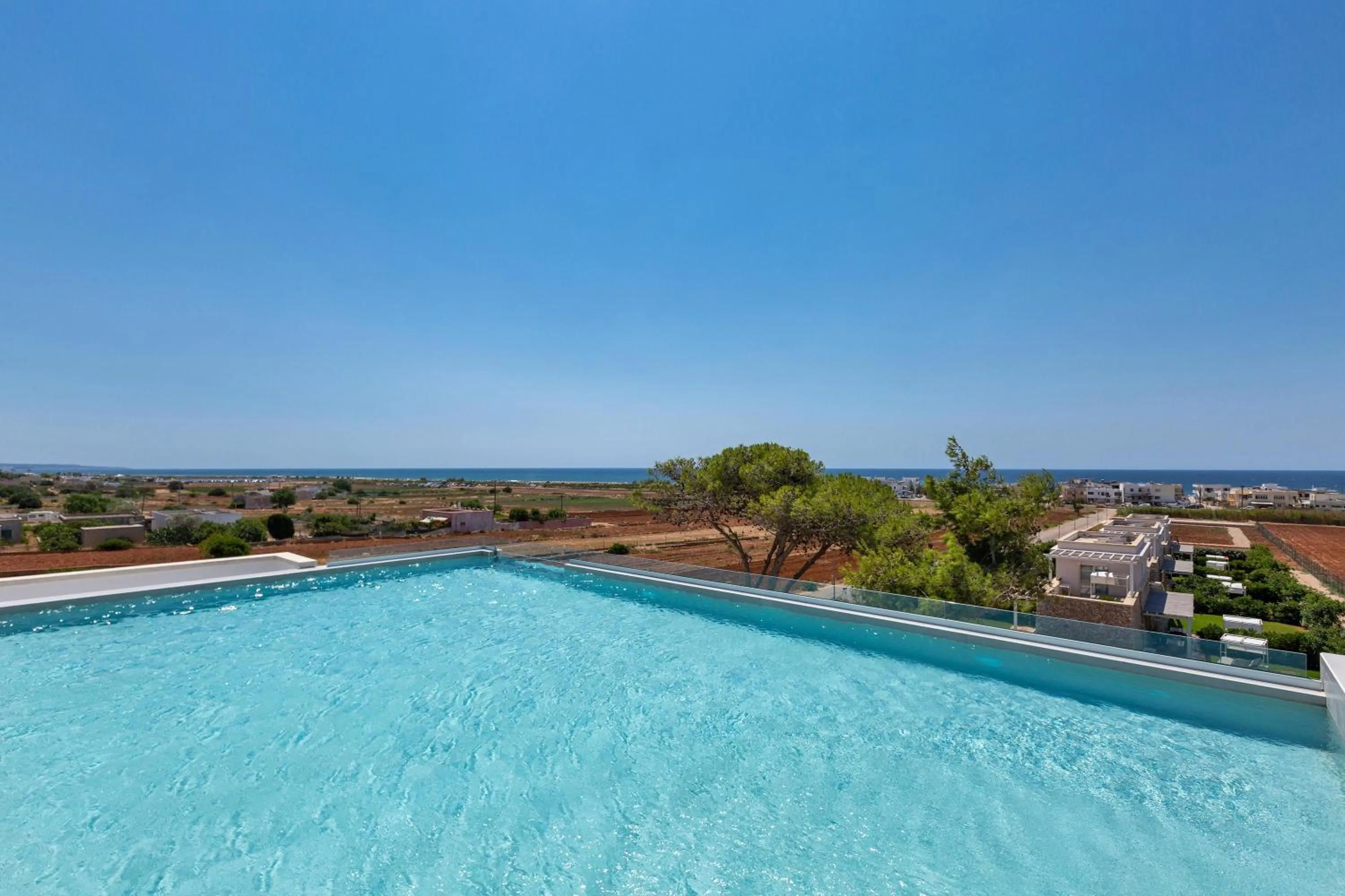Swimming pool in Perla Saracena Hotel & Restaurant