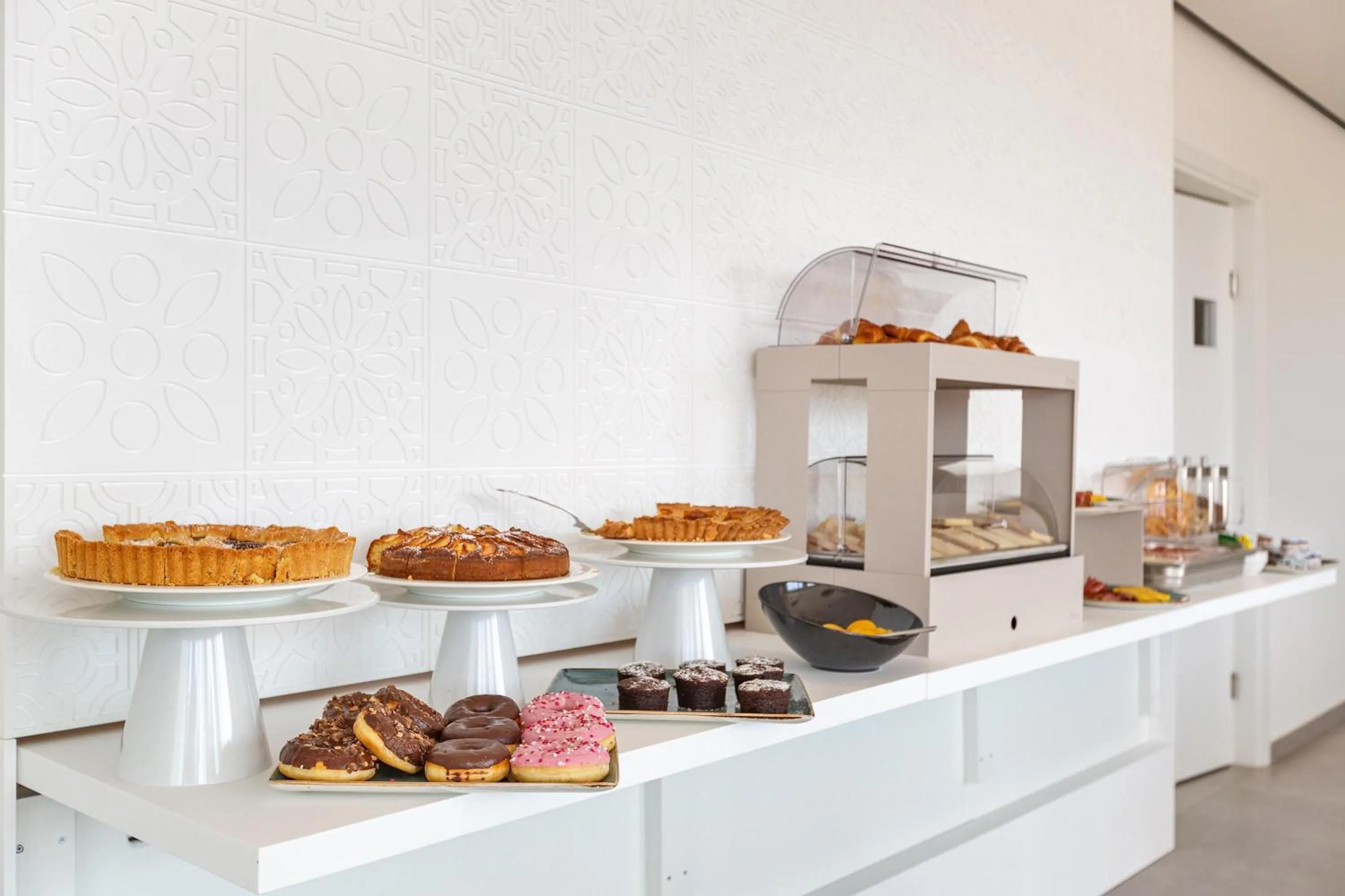 Restaurant/places to eat in Perla Saracena Hotel & Restaurant