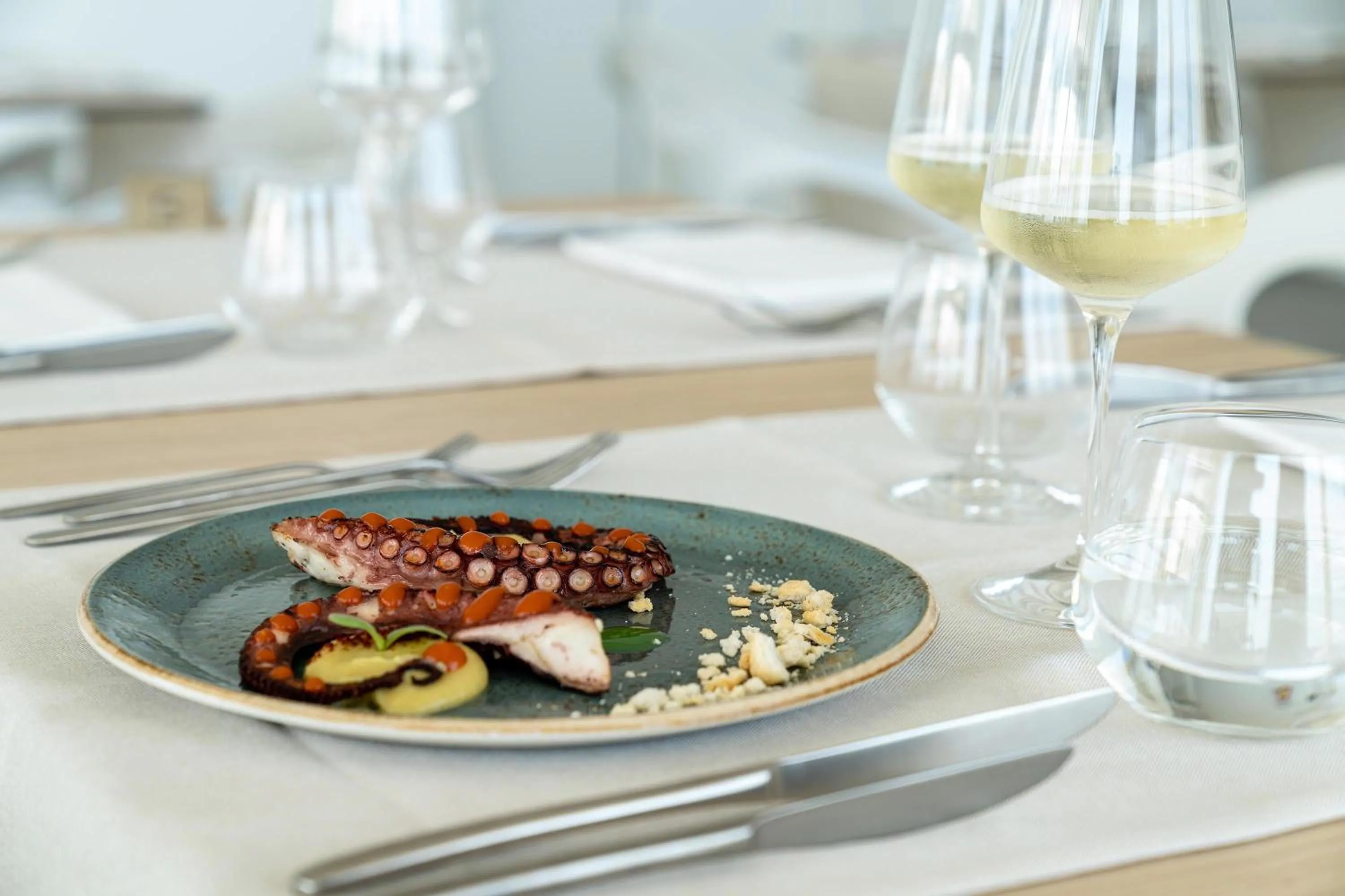 Restaurant/places to eat in Perla Saracena Hotel & Restaurant