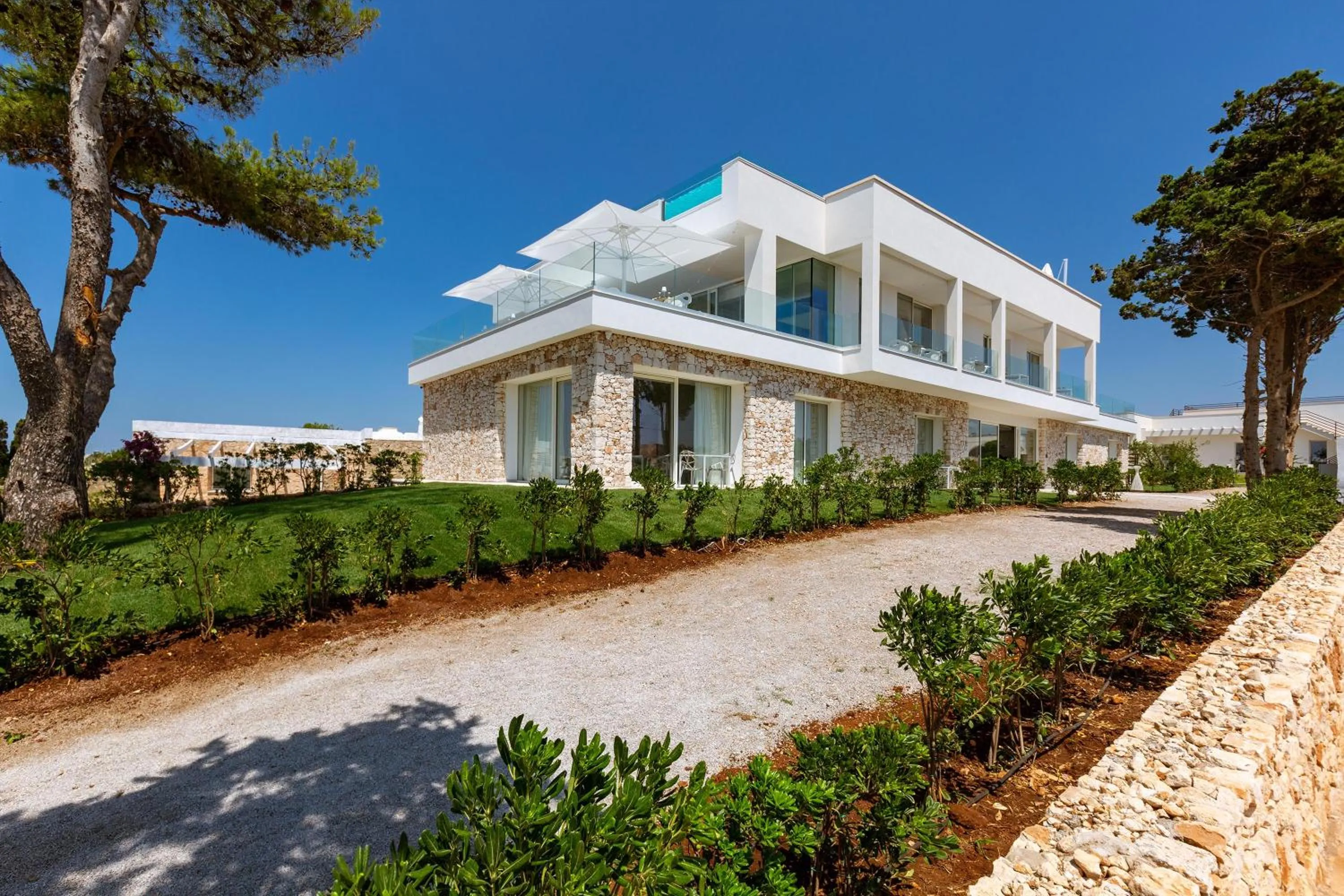 Property building in Perla Saracena Hotel & Restaurant