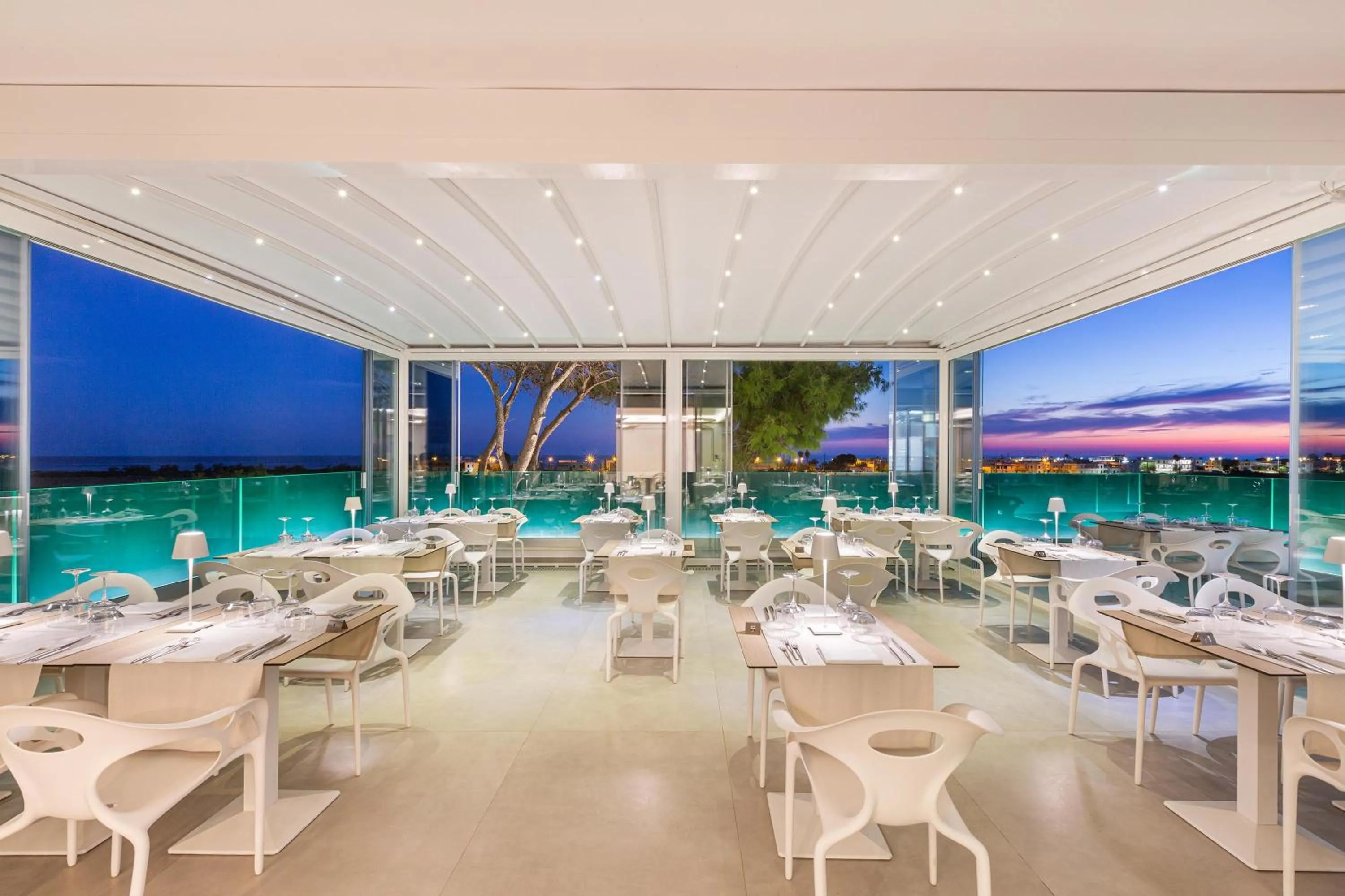 Restaurant/places to eat in Perla Saracena Hotel & Restaurant