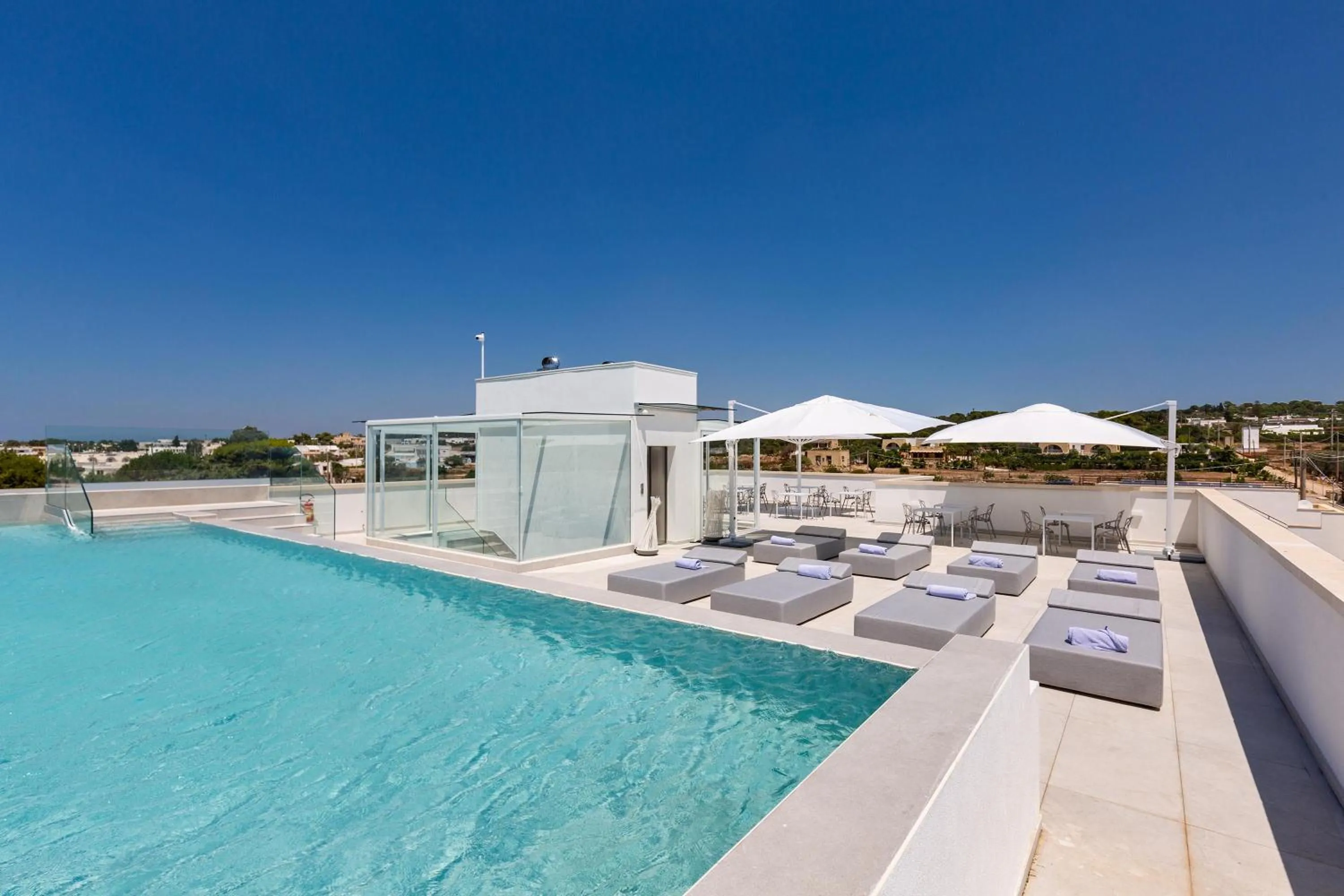 Swimming pool in Perla Saracena Hotel & Restaurant