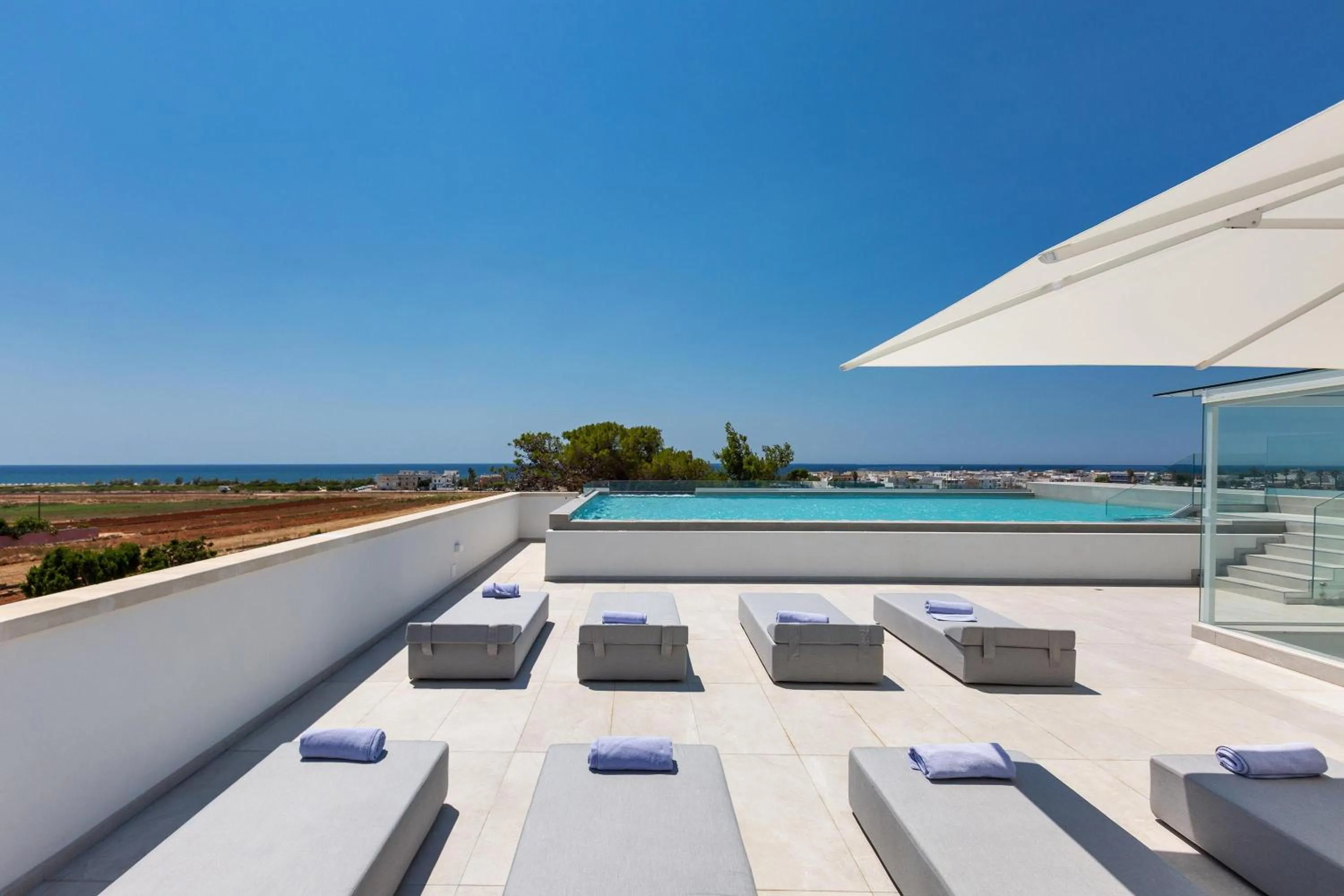 Swimming pool in Perla Saracena Hotel & Restaurant