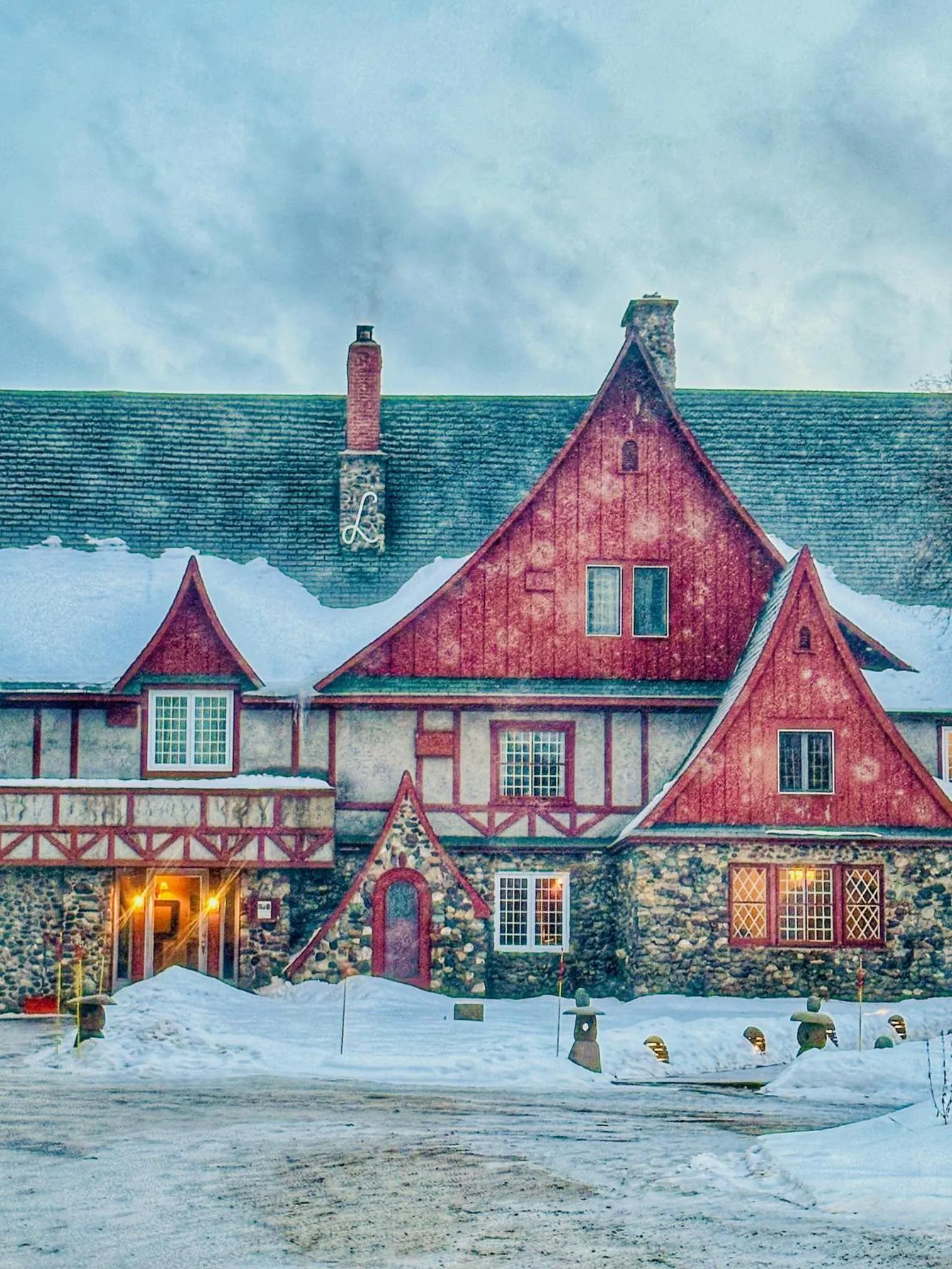 Property building in Pathsaala Inn & Restaurant