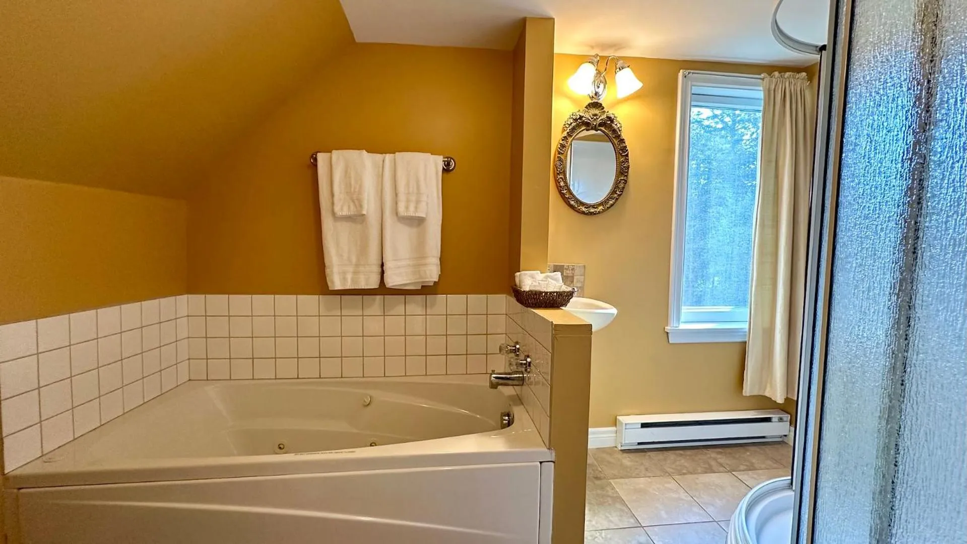 Pathsaala Inn & Restaurant