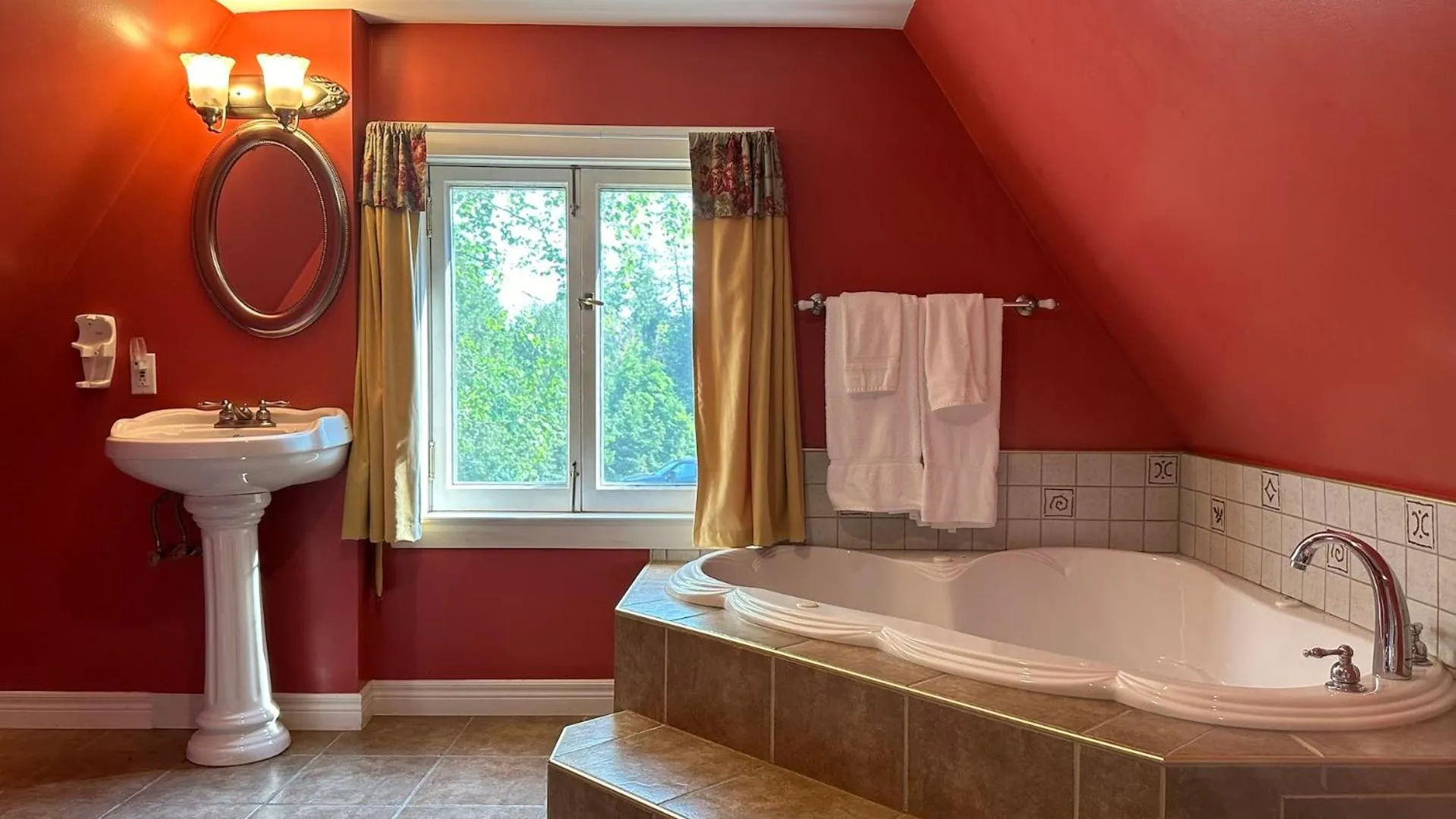 Pathsaala Inn & Restaurant