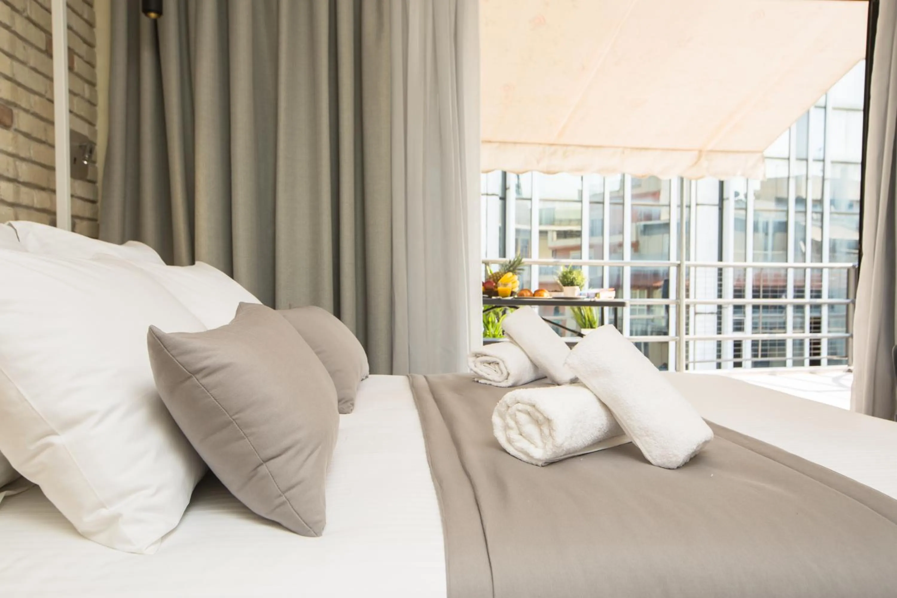 Bed in SUITES@SYNGROU-FIX