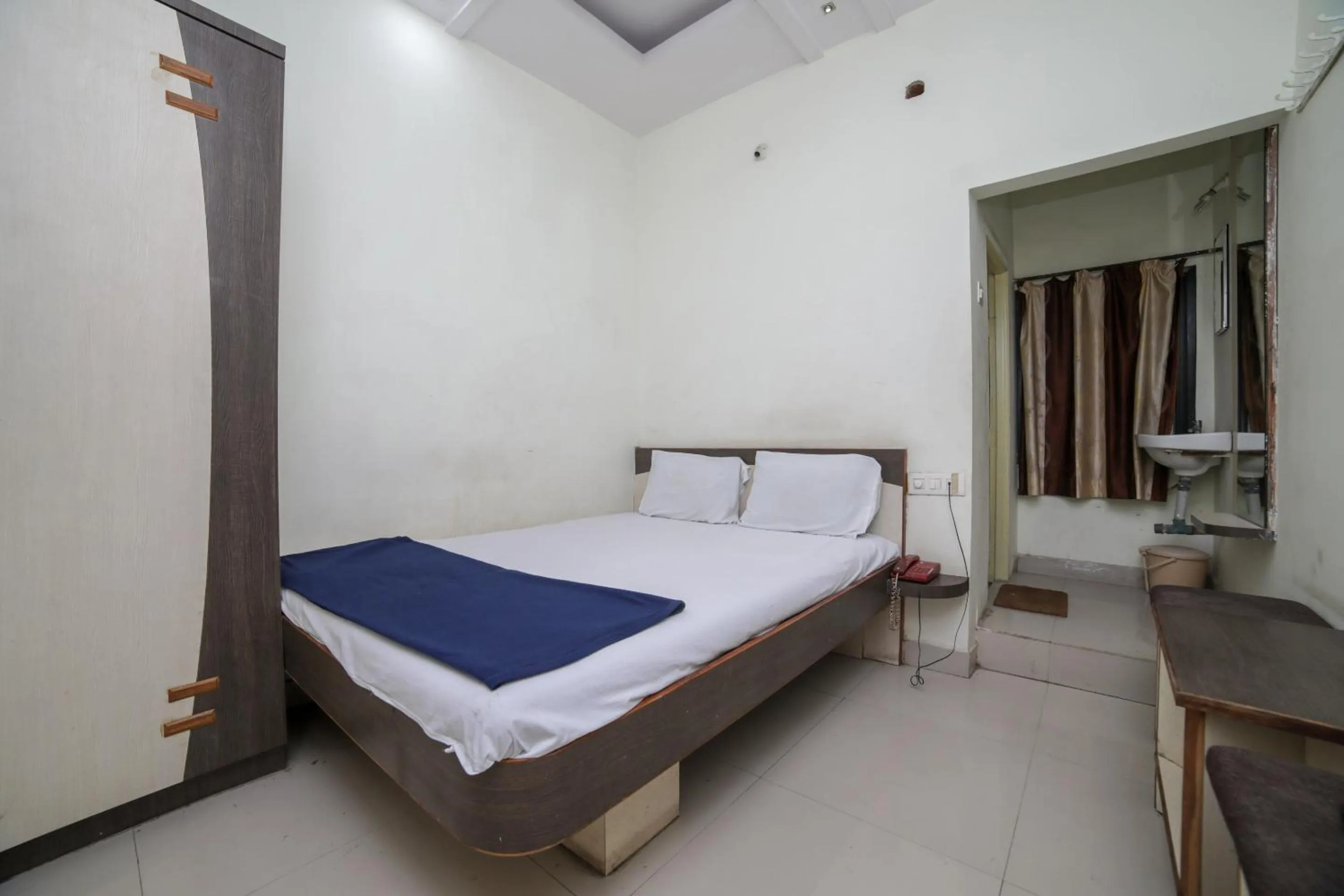 Bedroom, Bed in SPOT ON Shraddha Hotel