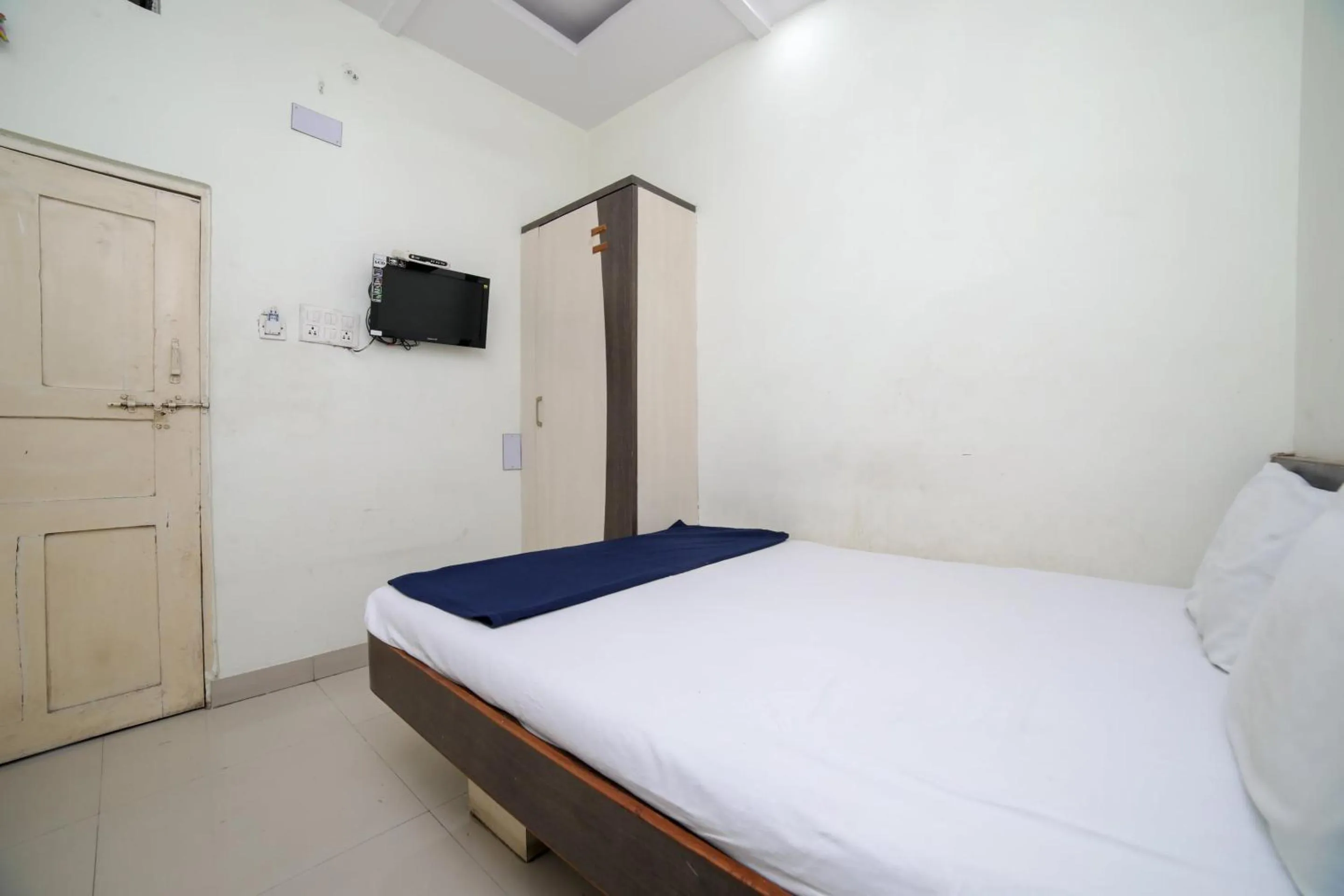 Bedroom, Bed in SPOT ON Shraddha Hotel