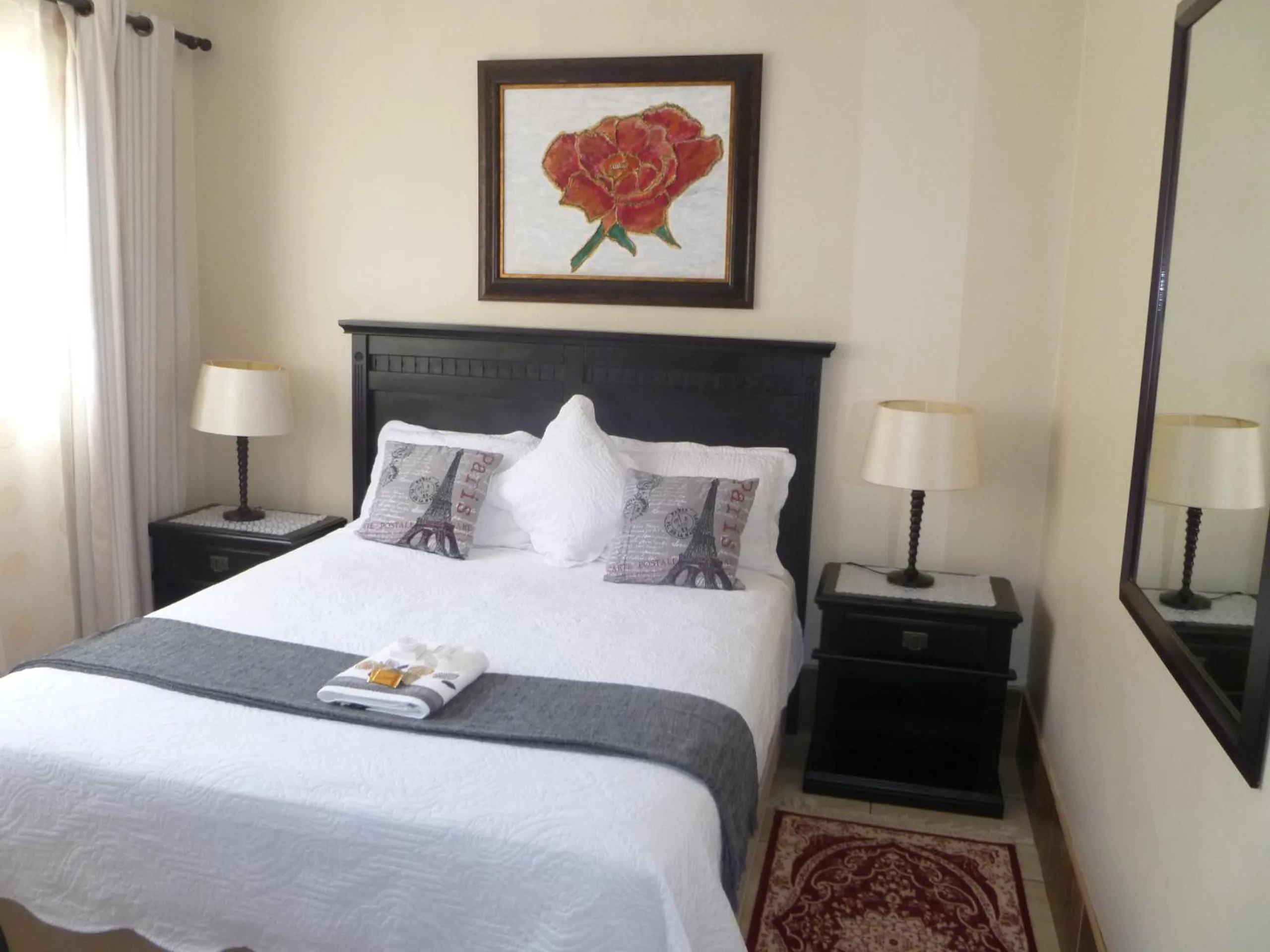 Bedroom, Bed in Bon A Vie Self-catering and b&b Gonubie Full Solar Power, no load shedding!