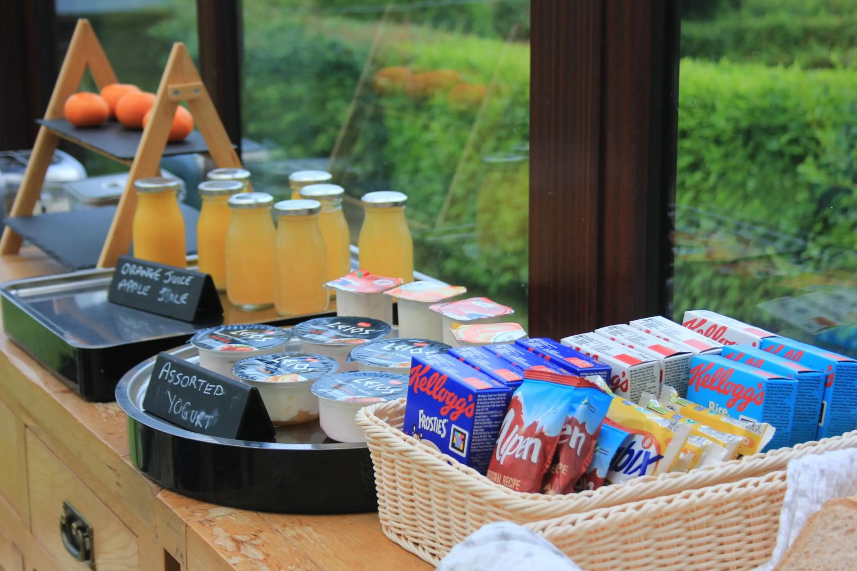 Breakfast in Cairnview Bed and Breakfast