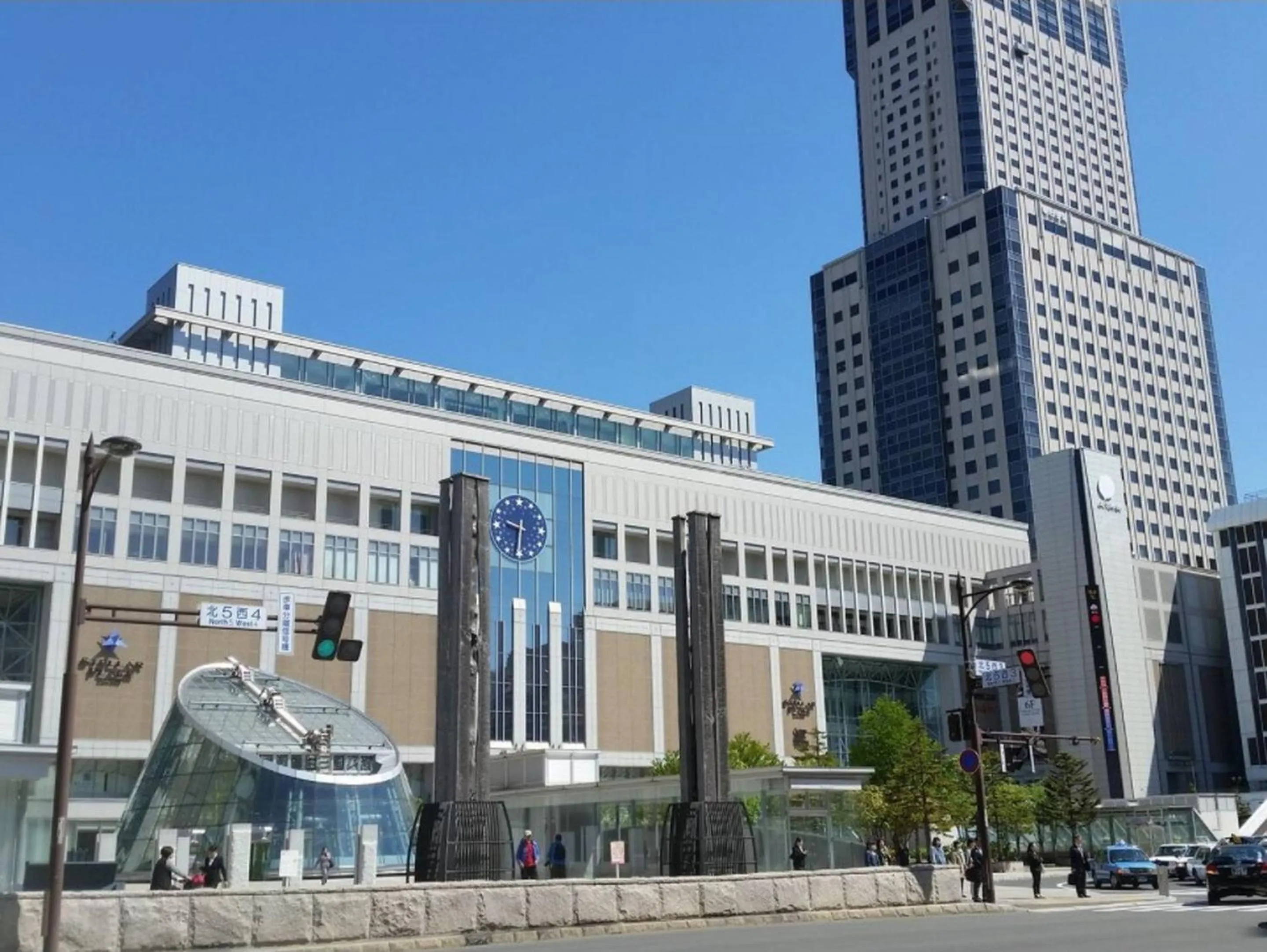 Location in Cozy and Convenient Royal heights