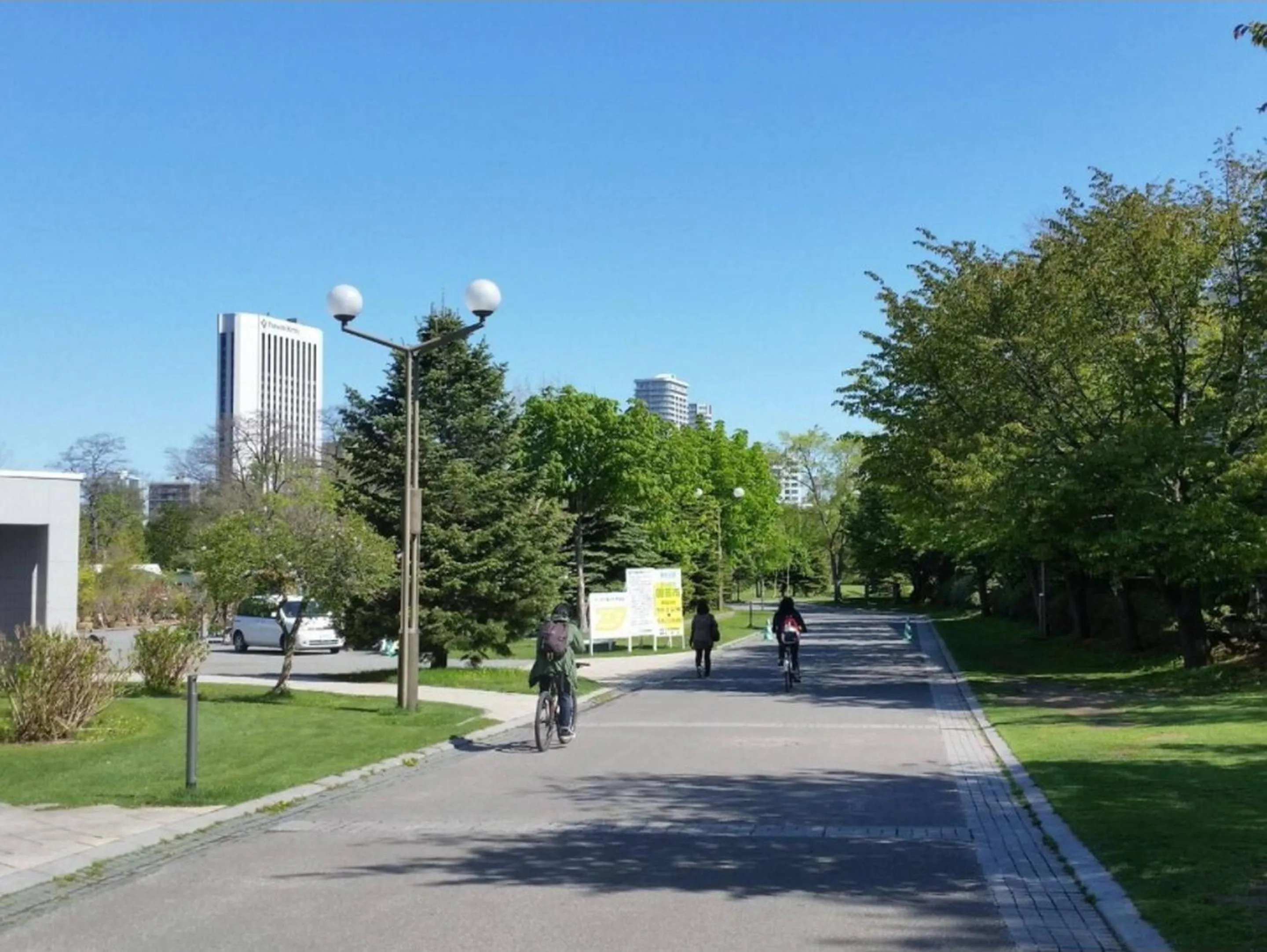 Location in Cozy and Convenient Royal heights