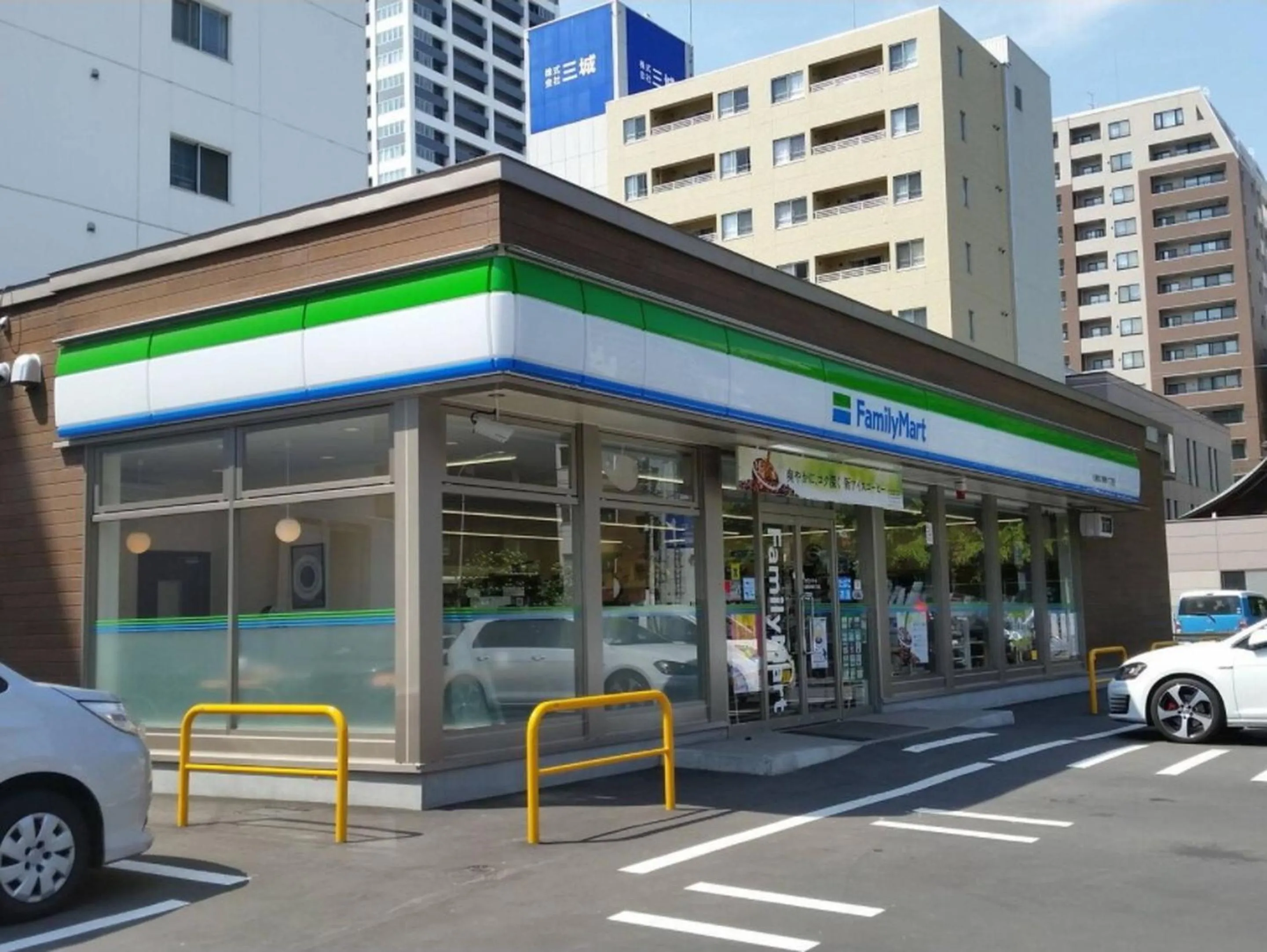 Off site in Cozy and Convenient Royal heights