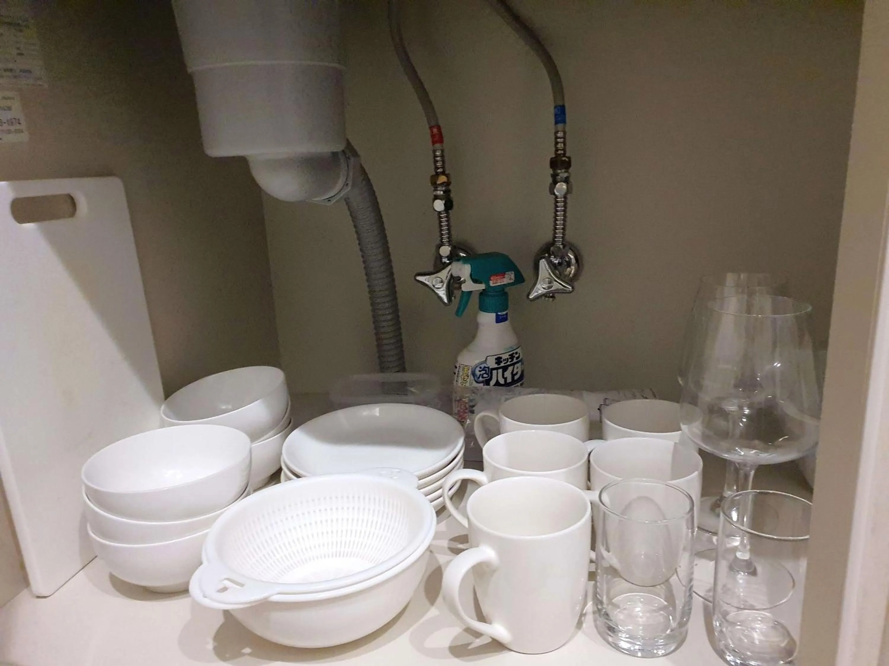 Kitchen or kitchenette in Cozy and Convenient Royal heights