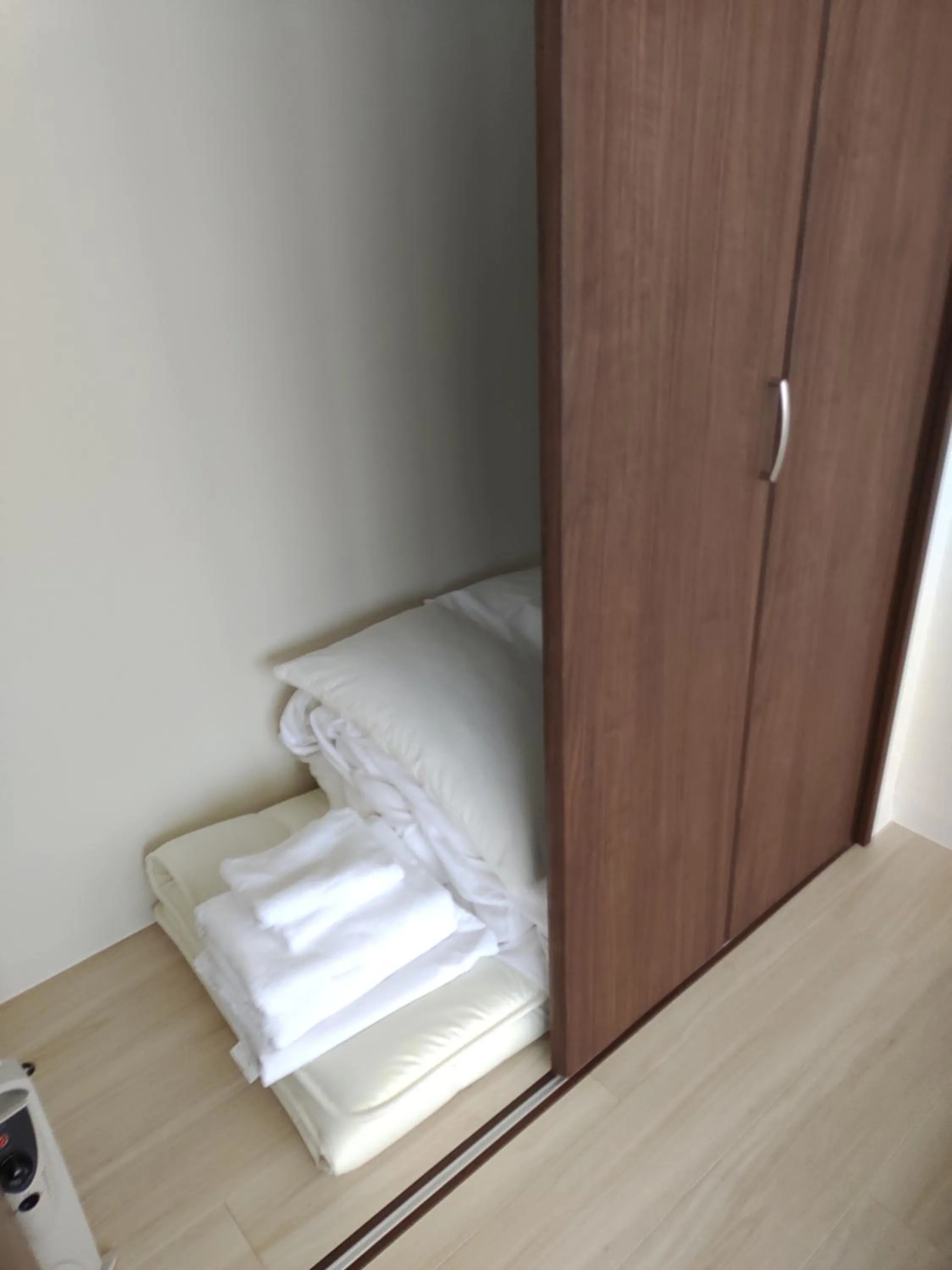 Other, Bed in Cozy and Convenient Royal heights