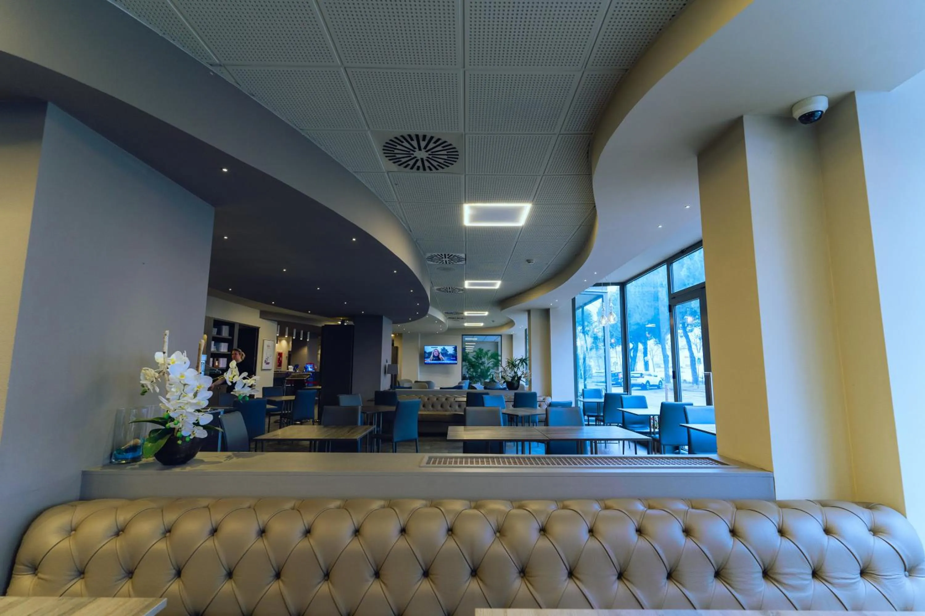 Seating area in DC HOTEL INTERNATIONAL