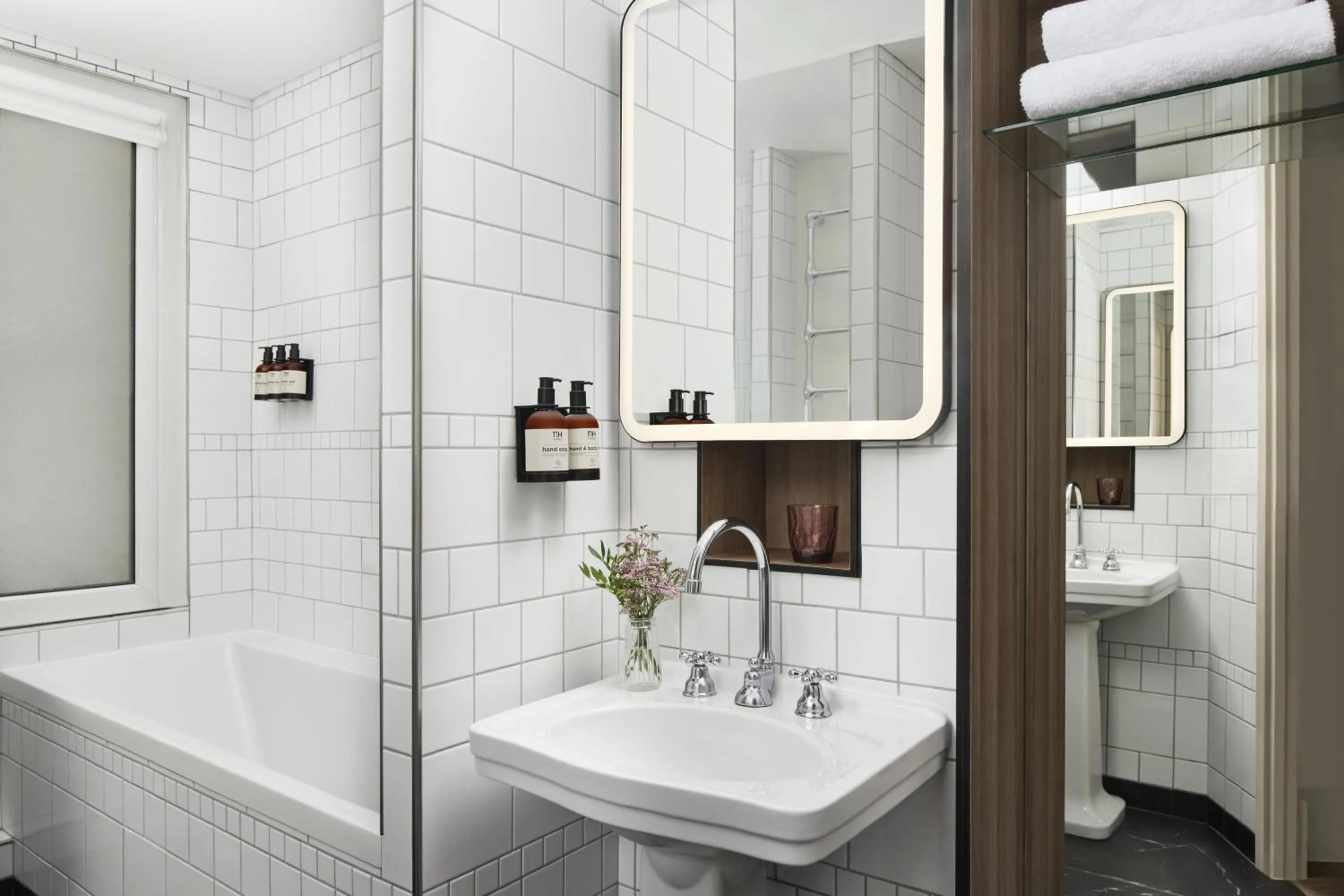 Bathroom in NH Paris Opéra Faubourg