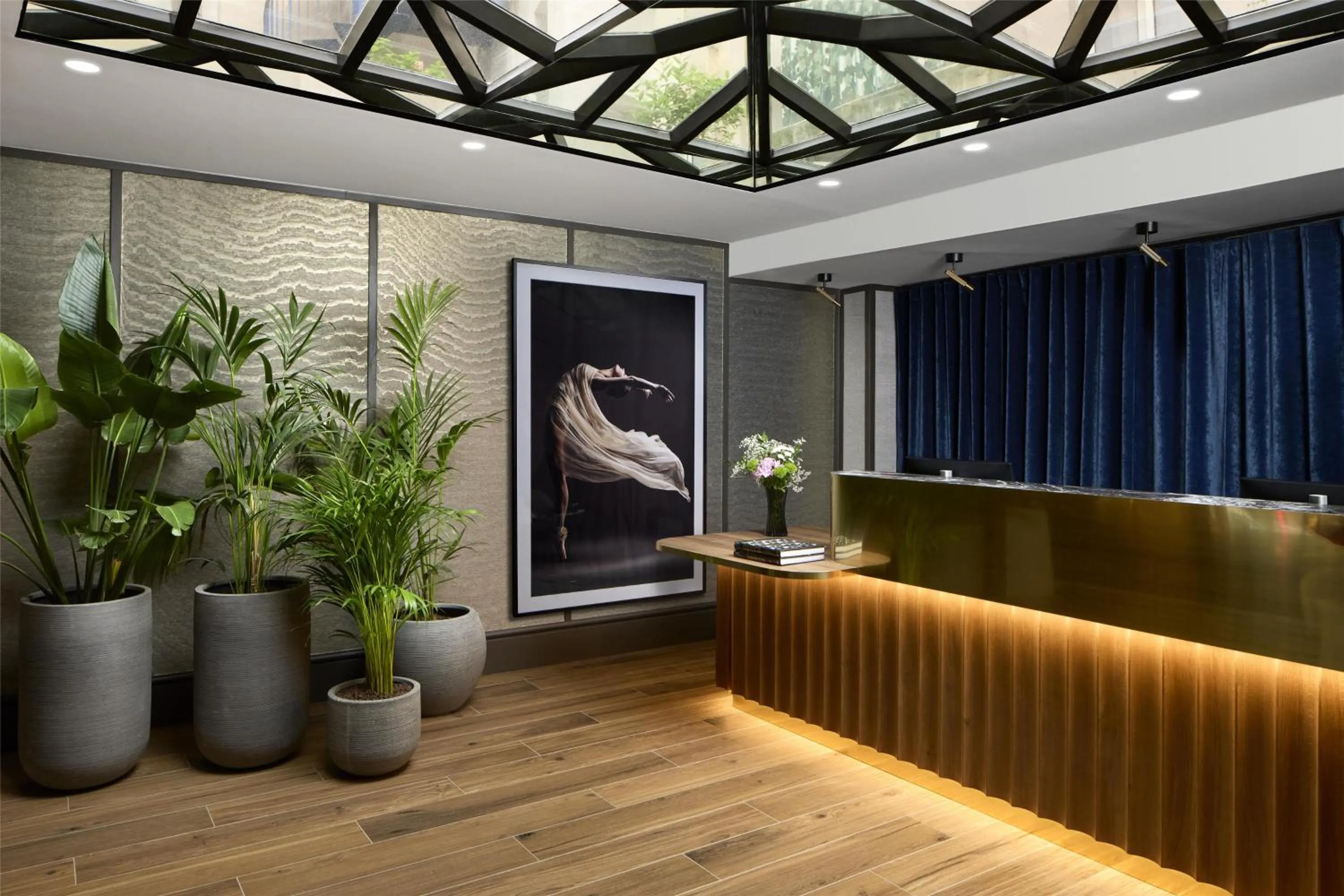 Lobby or reception in NH Paris Opéra Faubourg