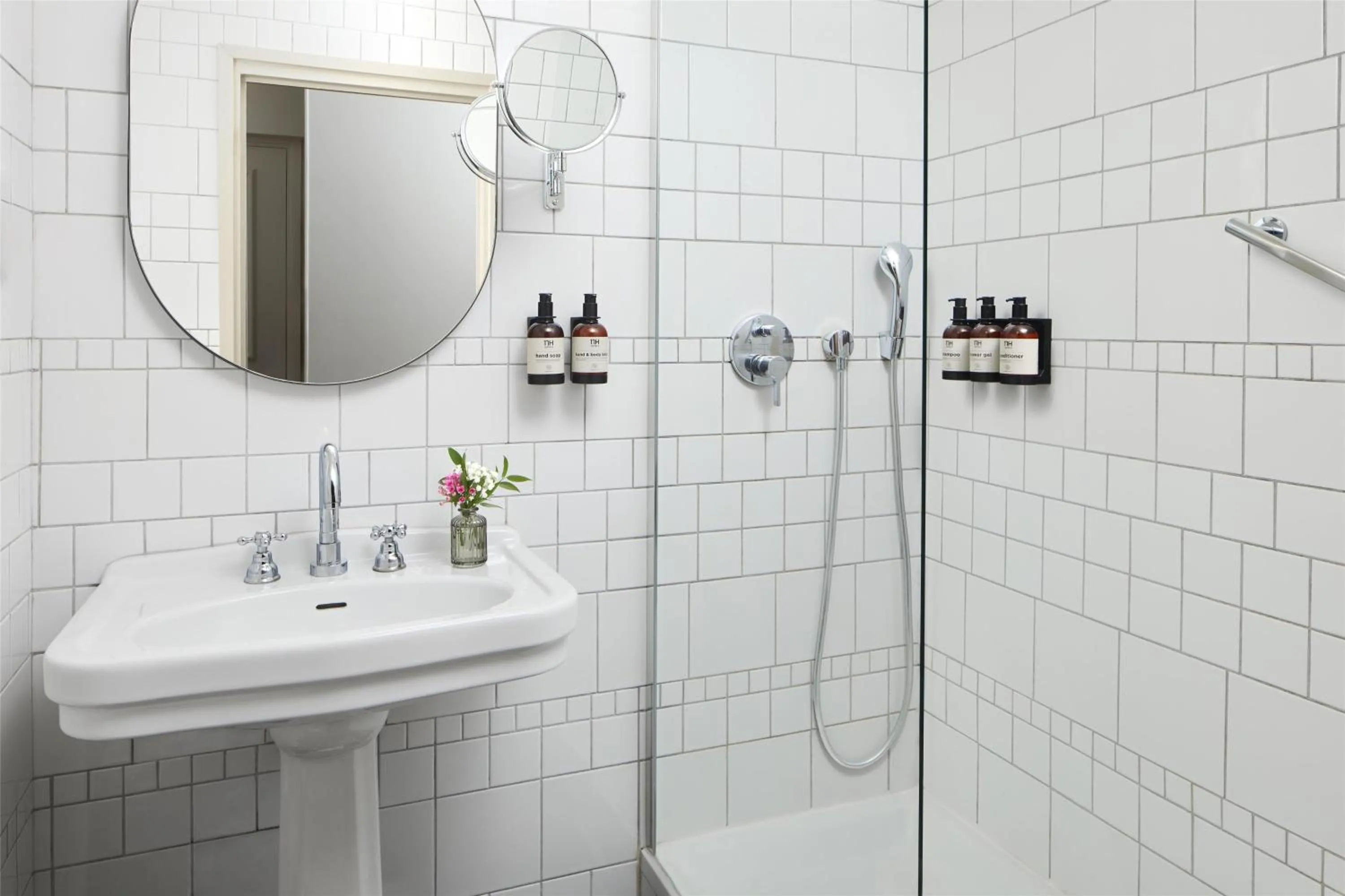 Bathroom in NH Paris Opéra Faubourg