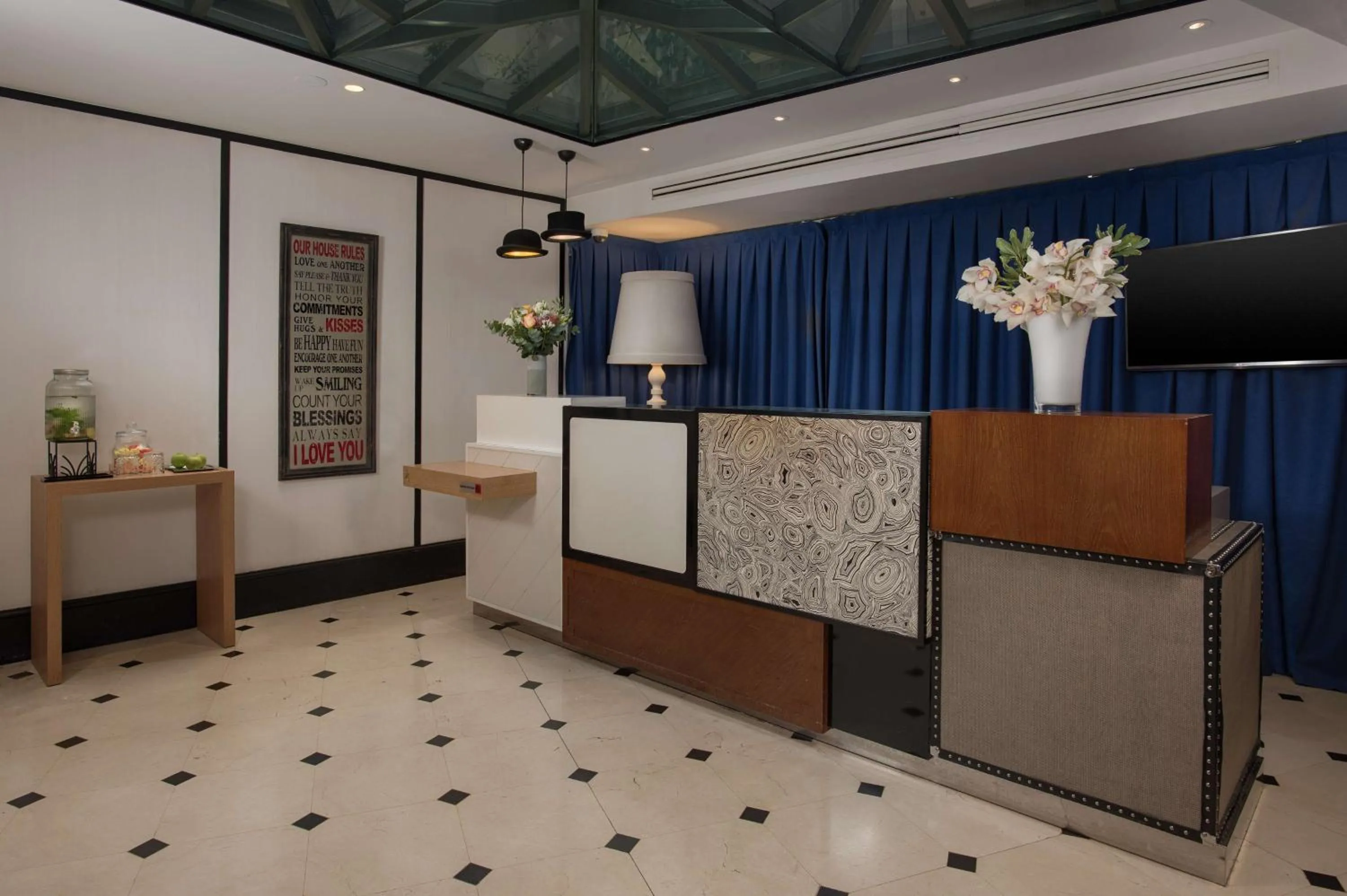 Lobby or reception in Best Western Opéra Faubourg