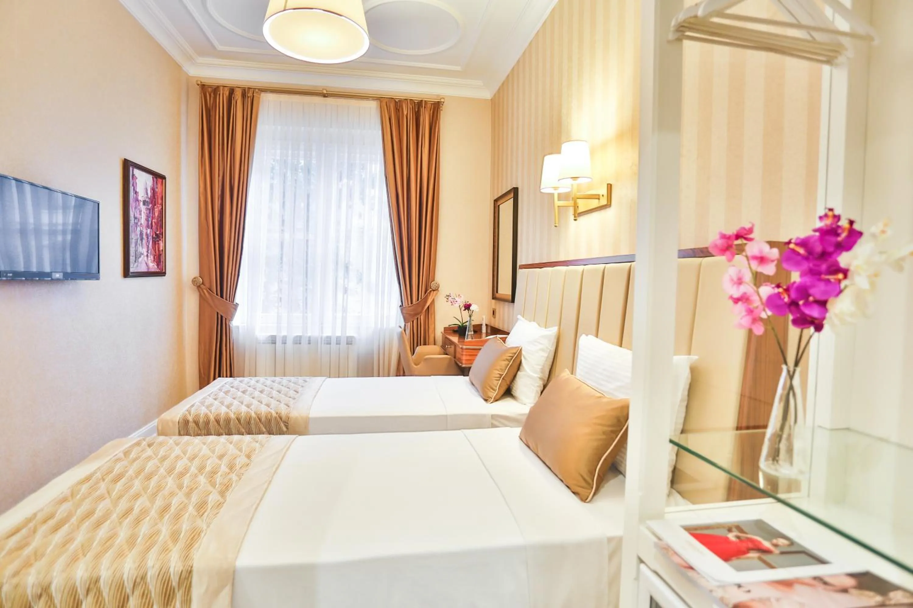 Bed in HANENDE HOTEL