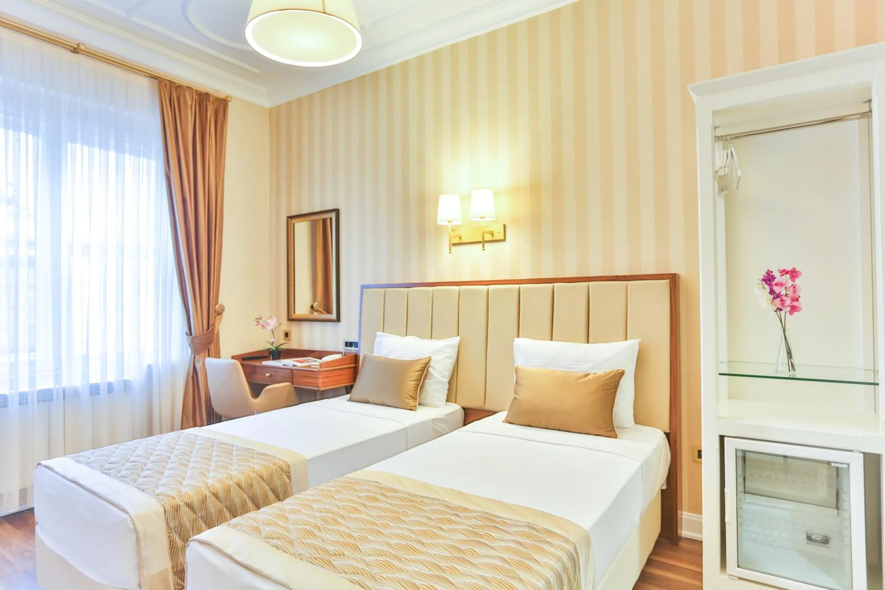 Bed in HANENDE HOTEL