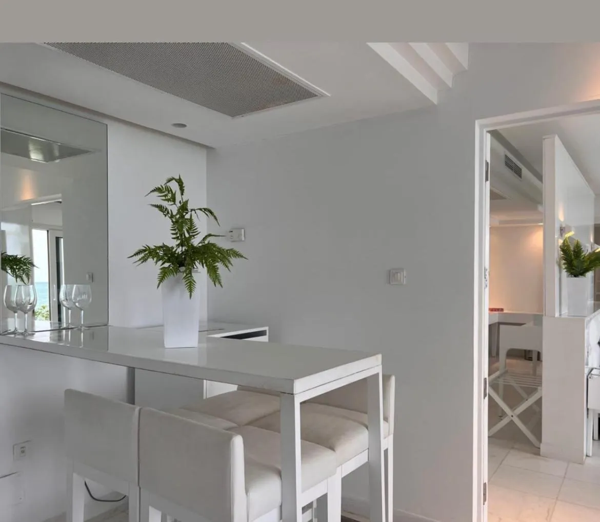 Dining area in La Tour Blanche