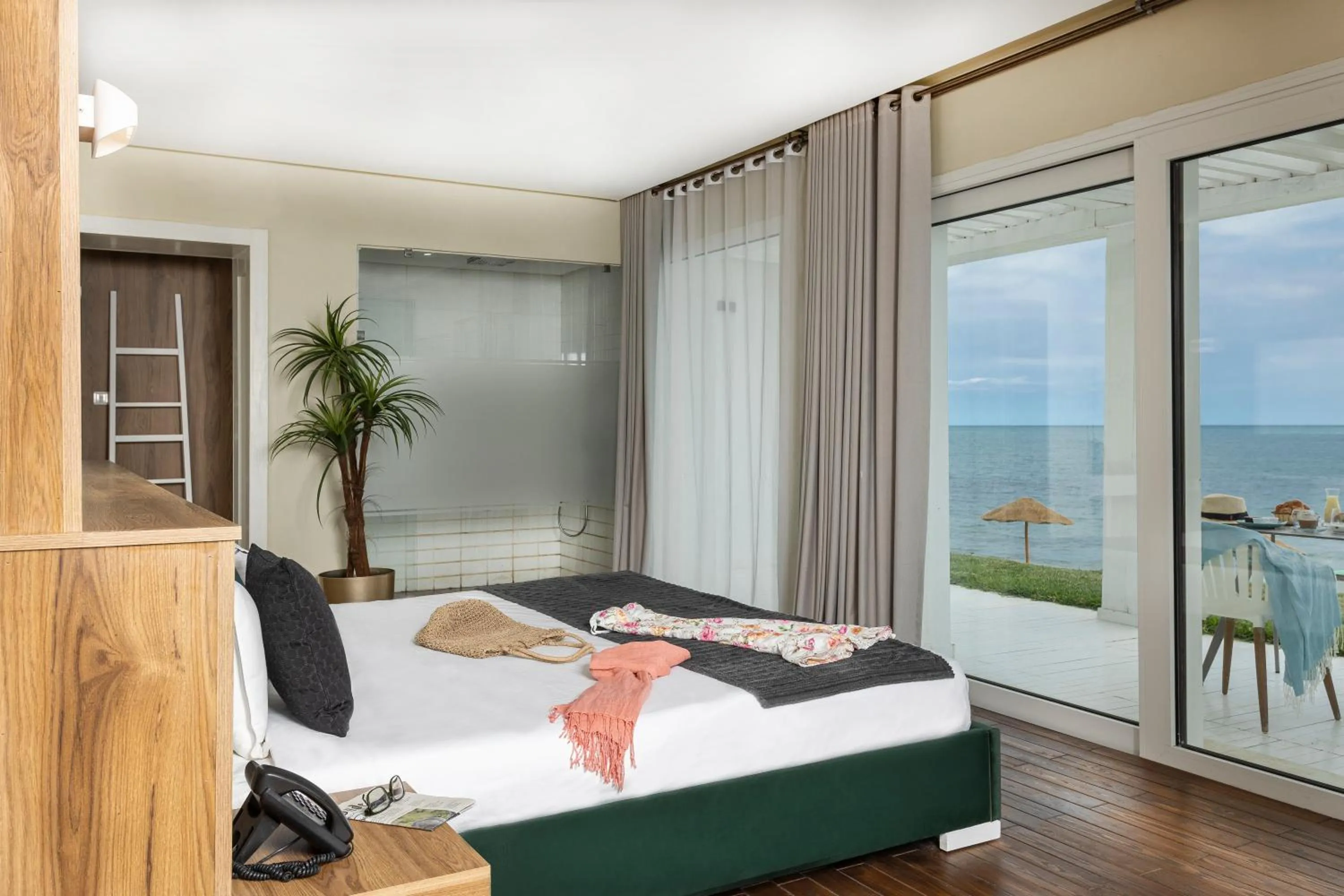 Sea view, Bed in La Tour Blanche