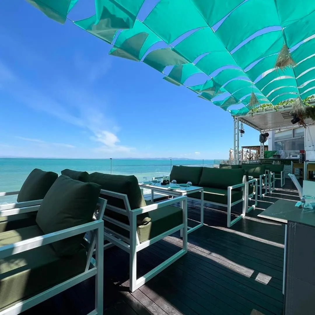 Restaurant/places to eat in La Tour Blanche