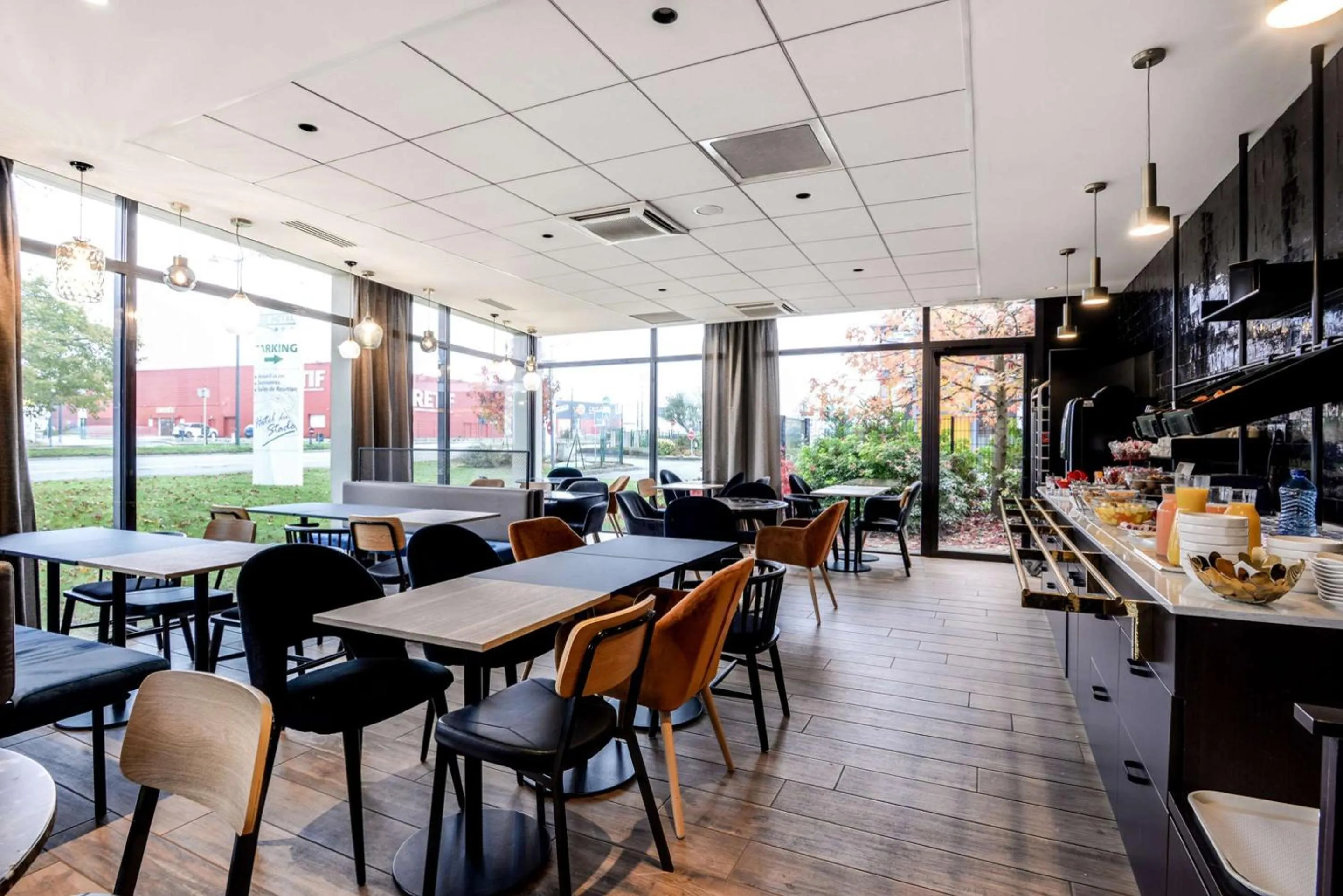 Restaurant/places to eat in Brit Hotel Du Stade Rennes Ouest