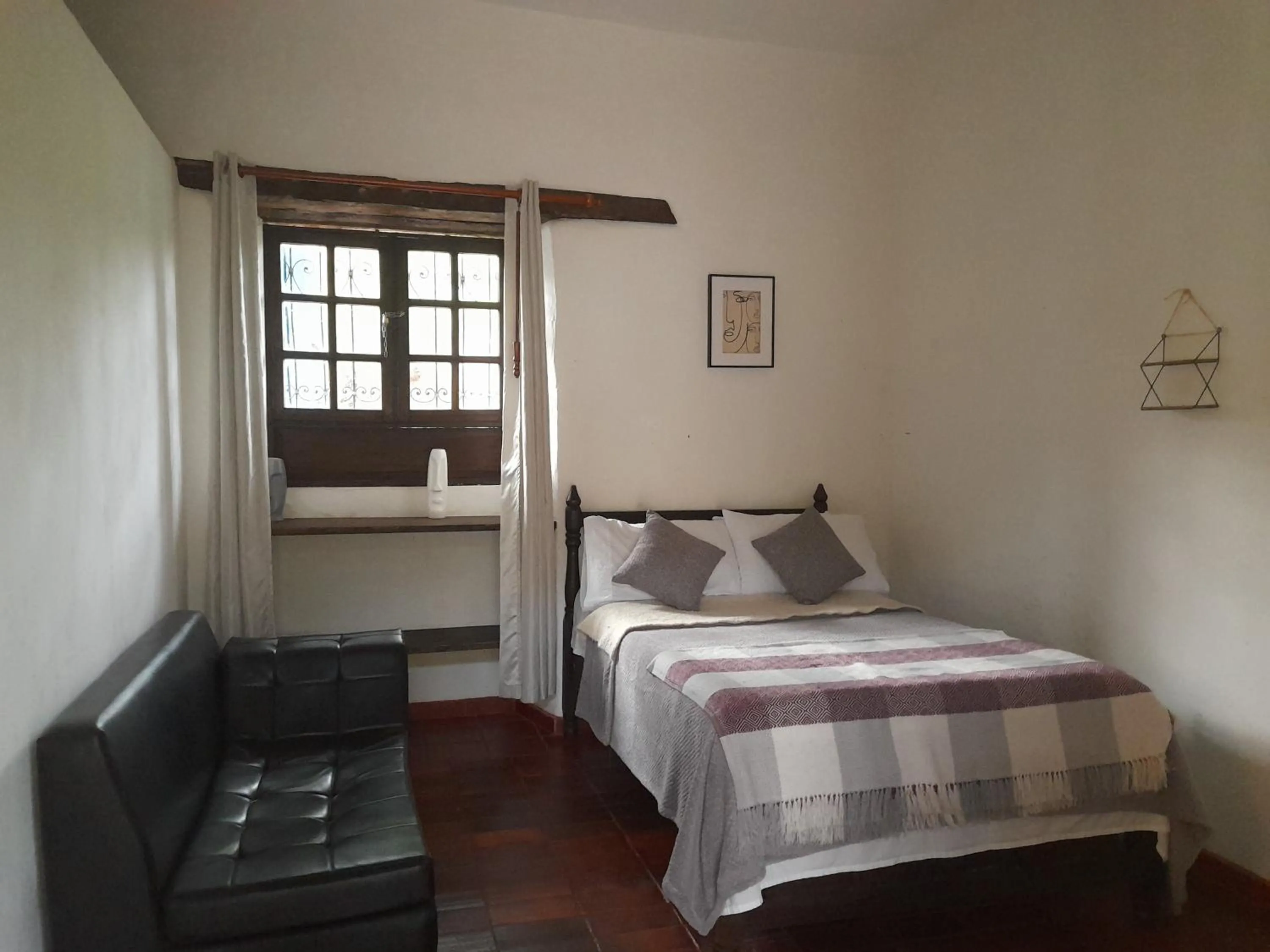 Large Single Room - single occupancy in Casa Campestre SUANOGA