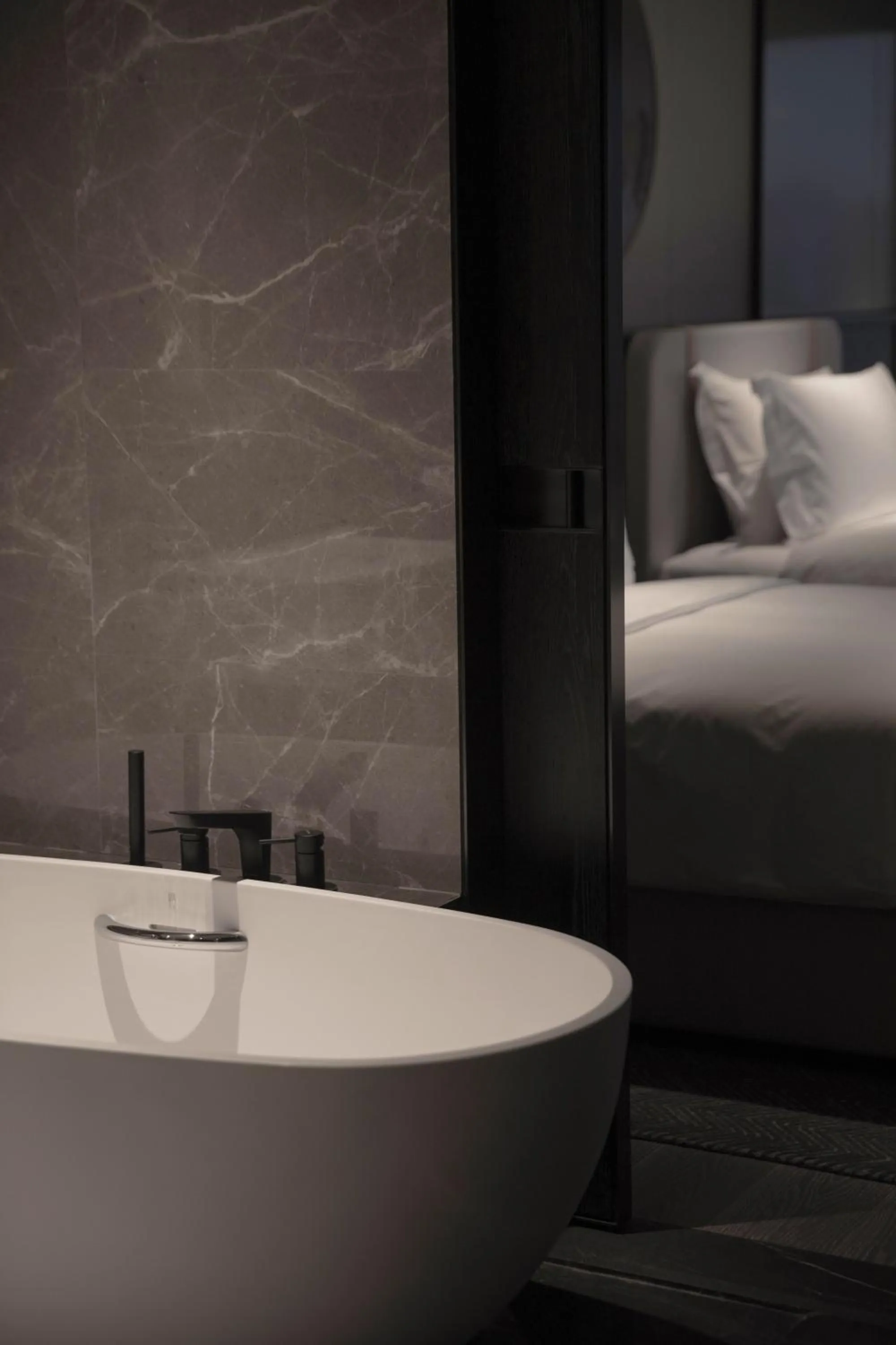 Bath, Bed in InterContinental Xi'an North by IHG