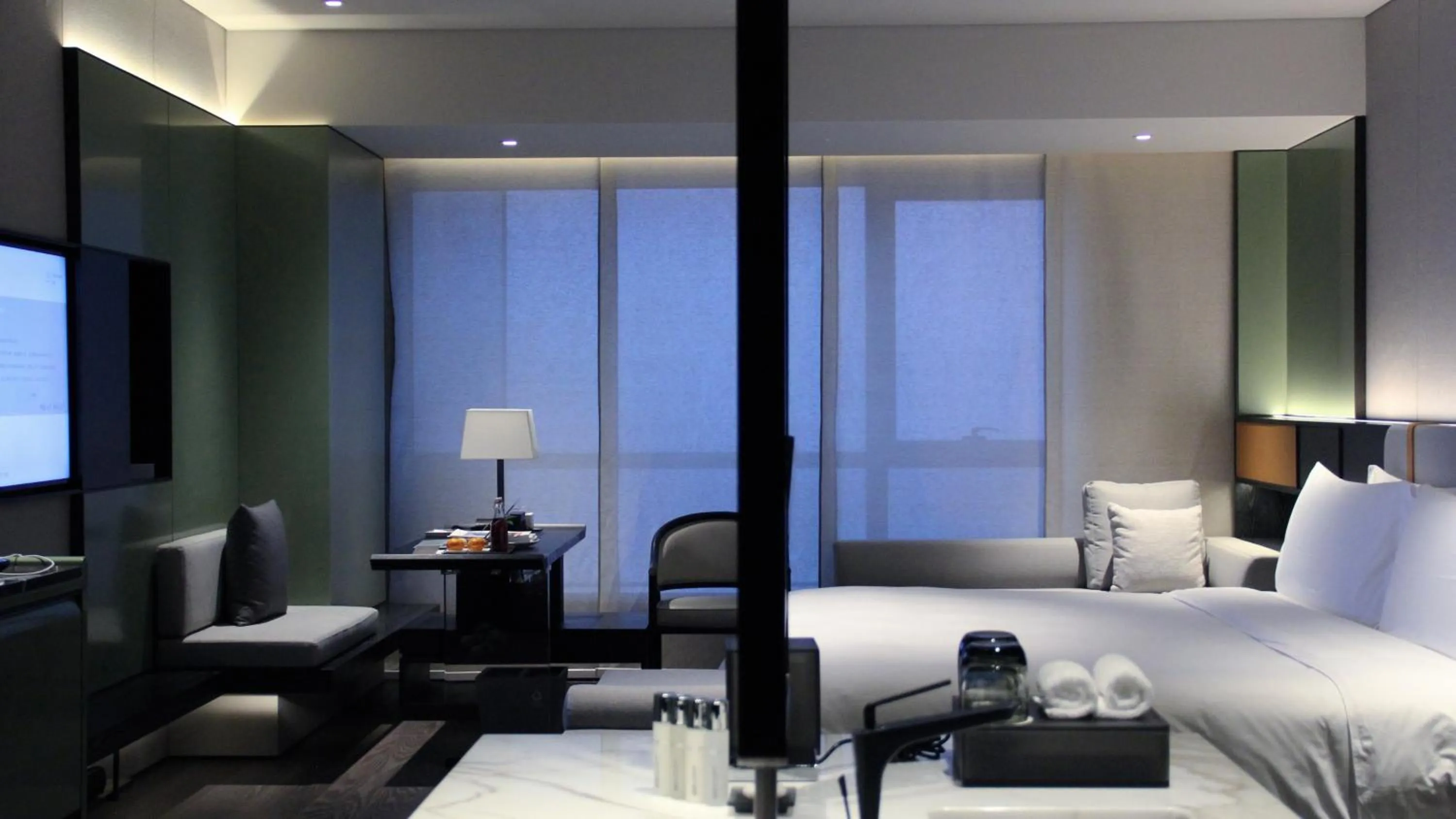 Photo of the whole room, Bed in InterContinental Xi'an North by IHG