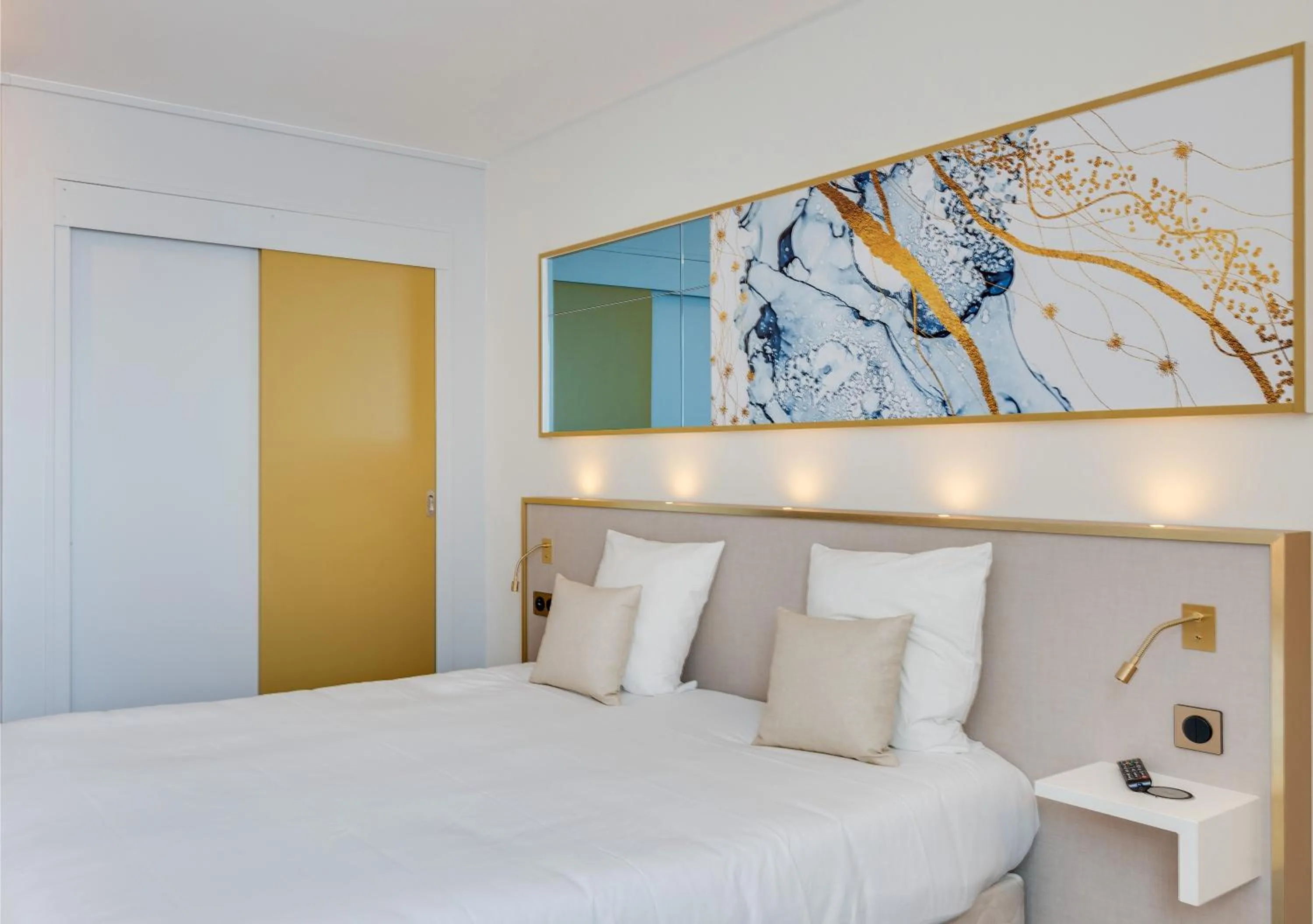 Bed in Brit Hotel Orléans St Jean de Braye - L'Antarès