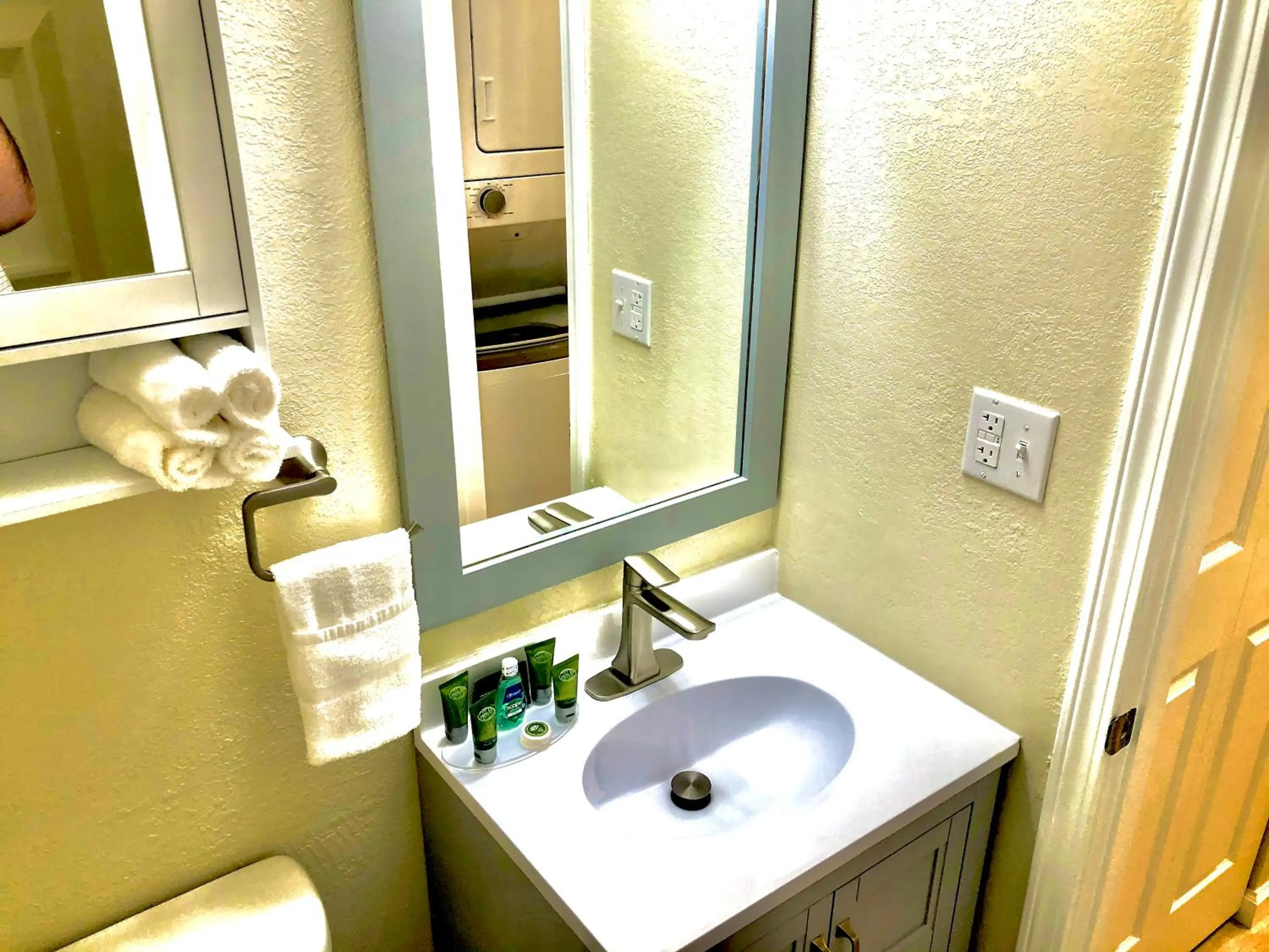 Bathroom in Bicentennial Inn