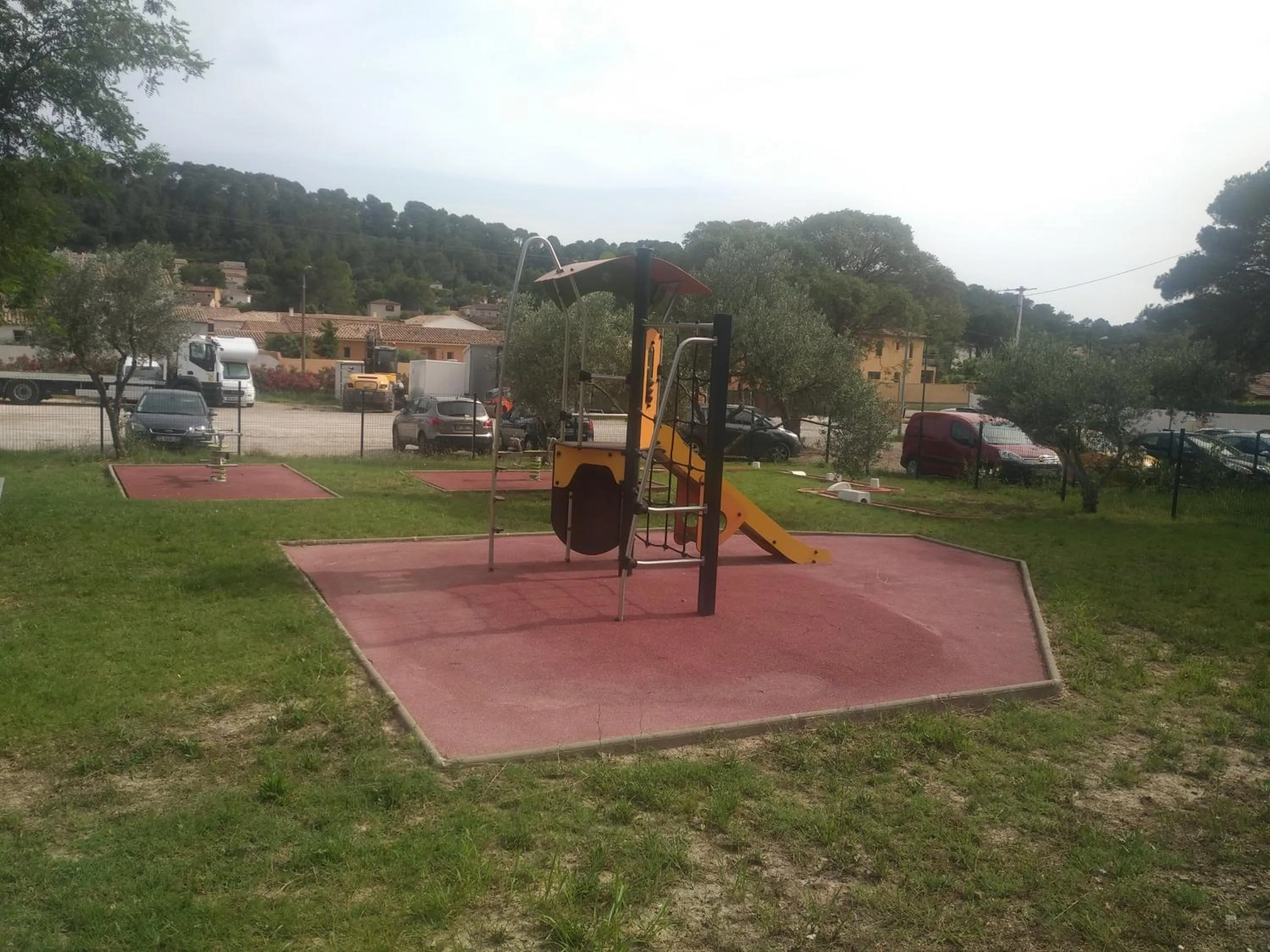 Children play ground in Domaine des voiles de Pierrefeu