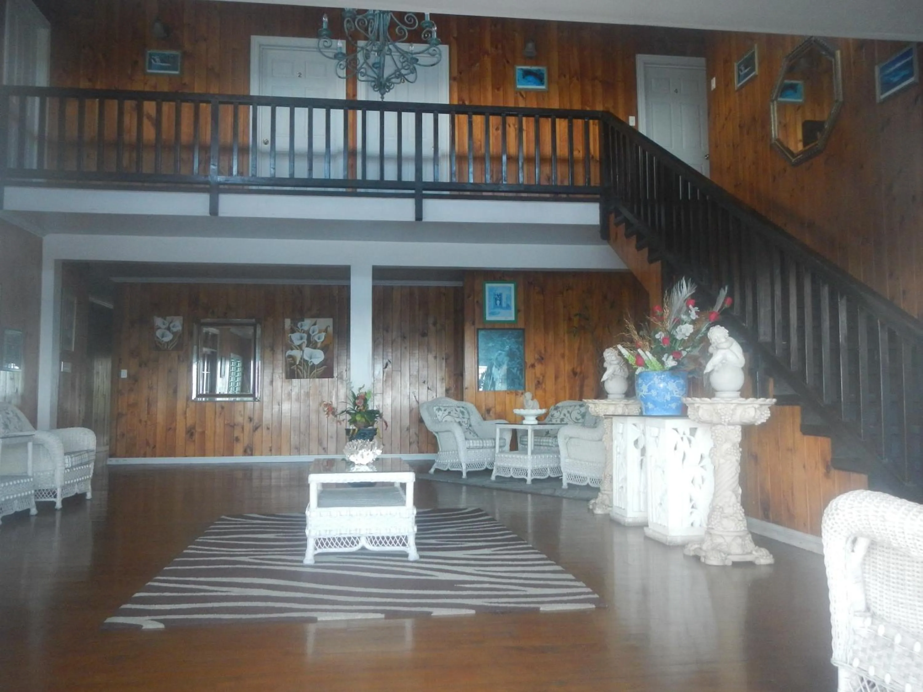 Communal lounge/ TV room in Hotel Millenia Samoa