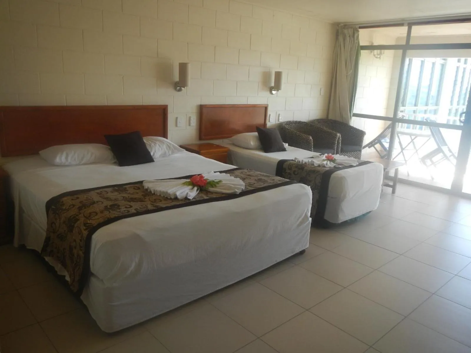 Bed in Hotel Millenia Samoa