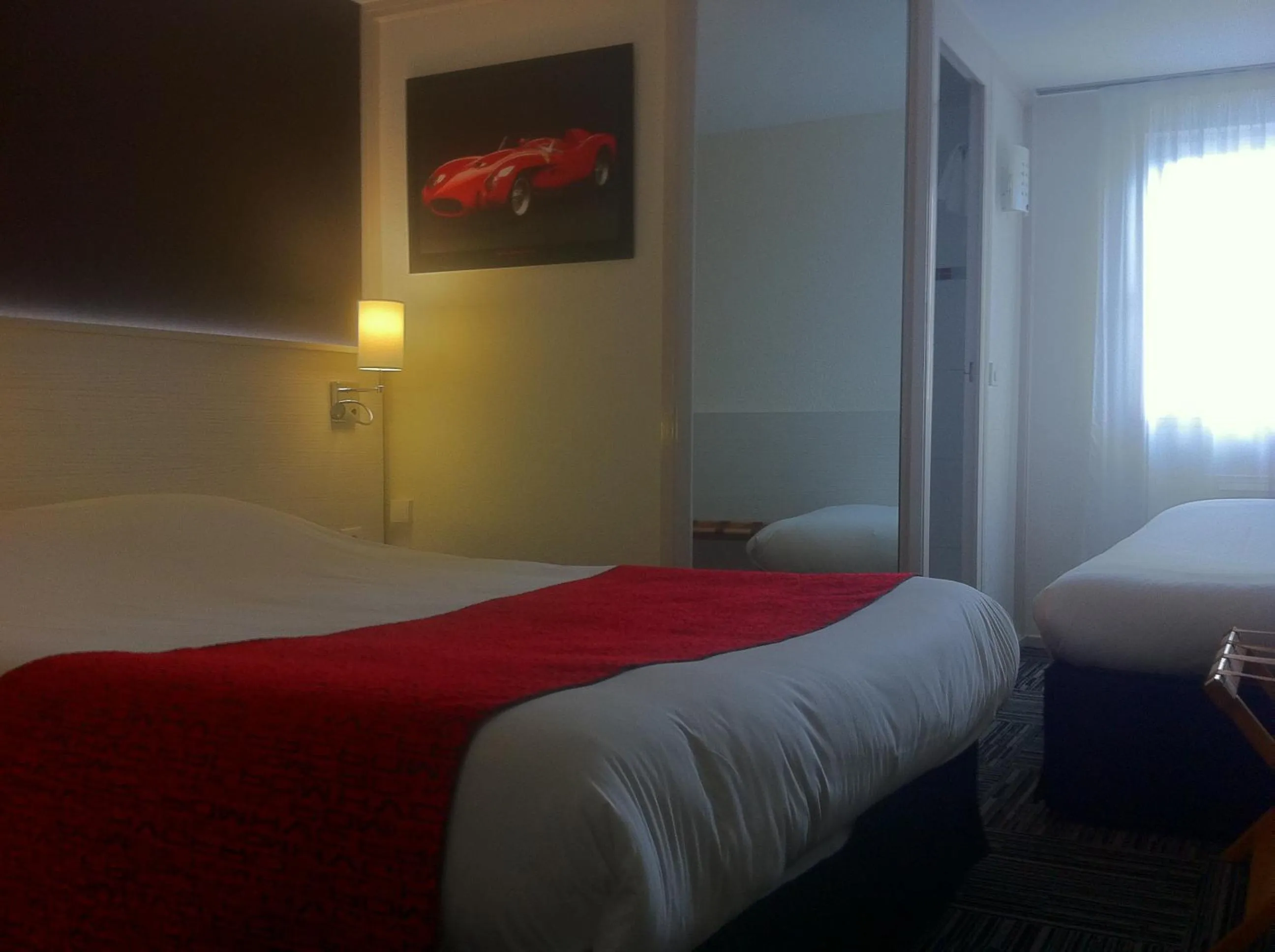 Bedroom, Bed in The Originals City, Hôtel Alizéa, Le Mans Nord