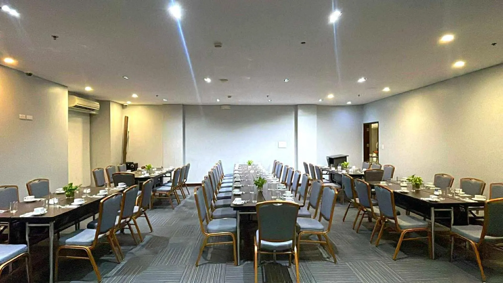 Banquet/Function facilities in Microtel by Wyndham Acropolis