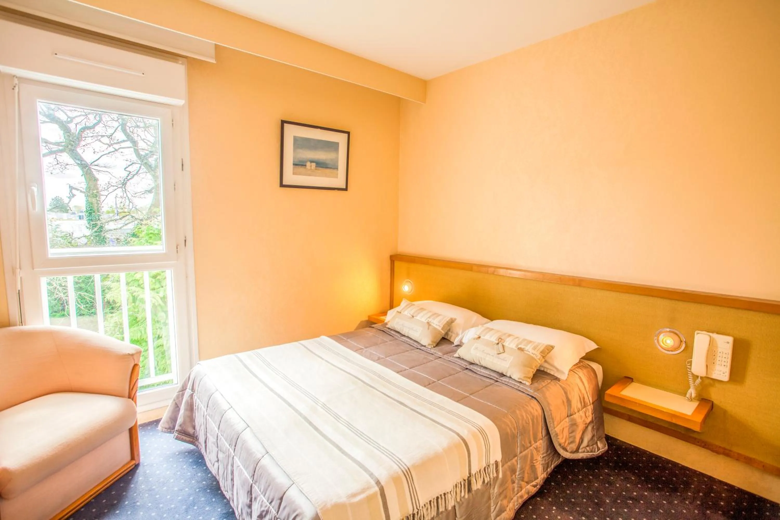 Bed in Hotel Le Drakkar