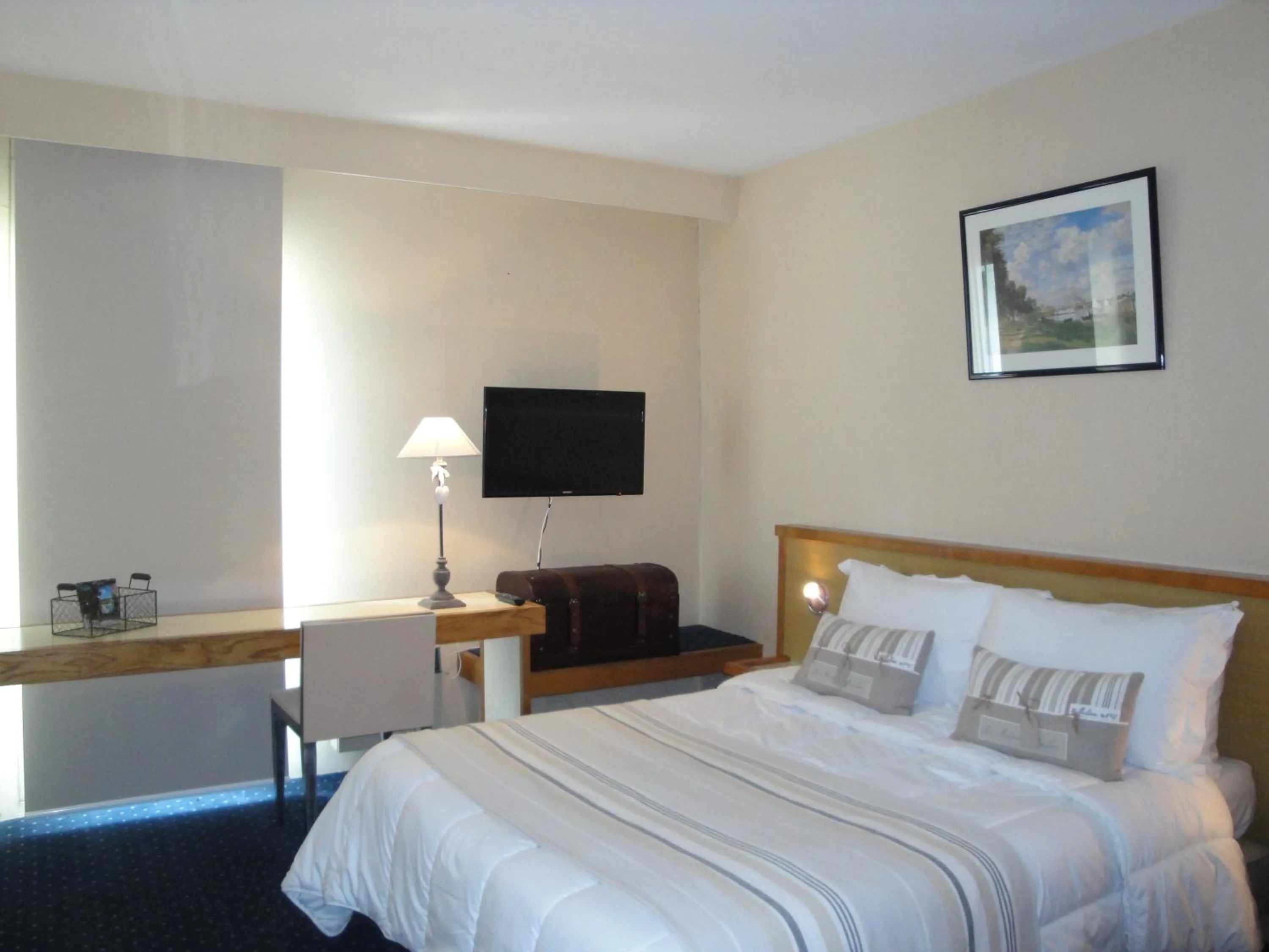 Bedroom, Bed in Hotel Le Drakkar