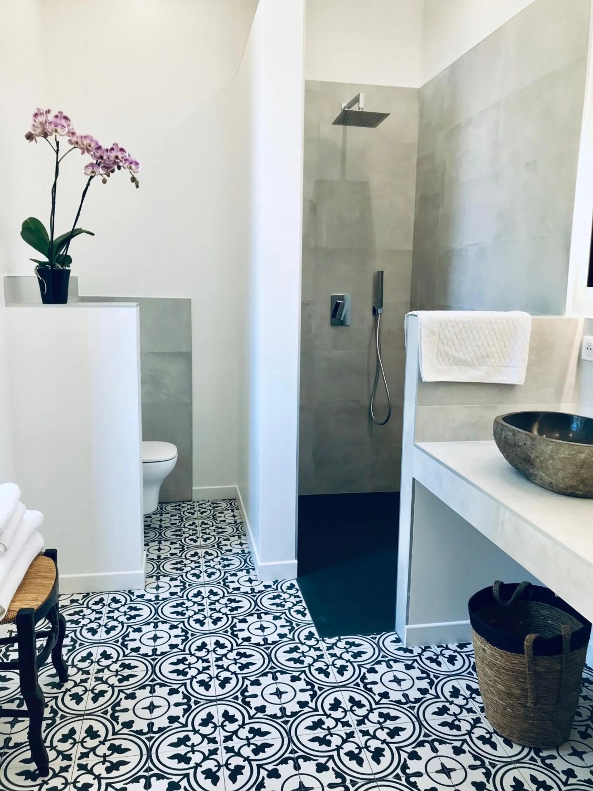 Shower in Château de Saint-Girons - Luxury Guest House in Provence