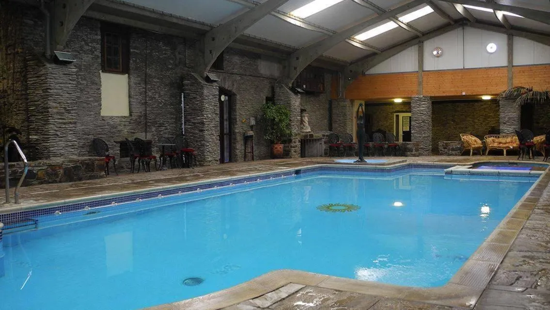 Swimming pool in Trimstone Manor Hotel