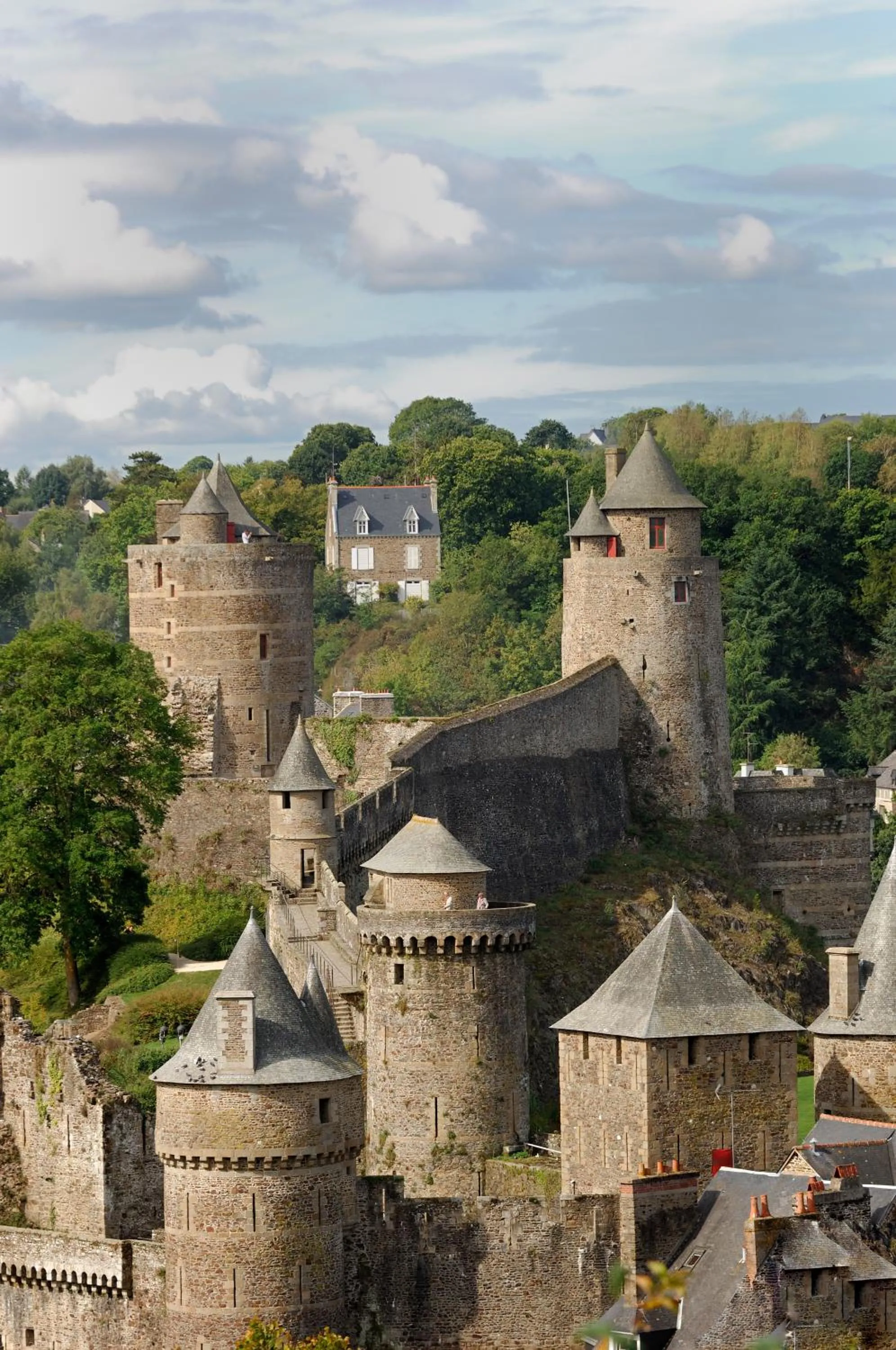 Nearby landmark in The Originals Boutique, Hôtel Le Lion d'Or, Fougères Ouest