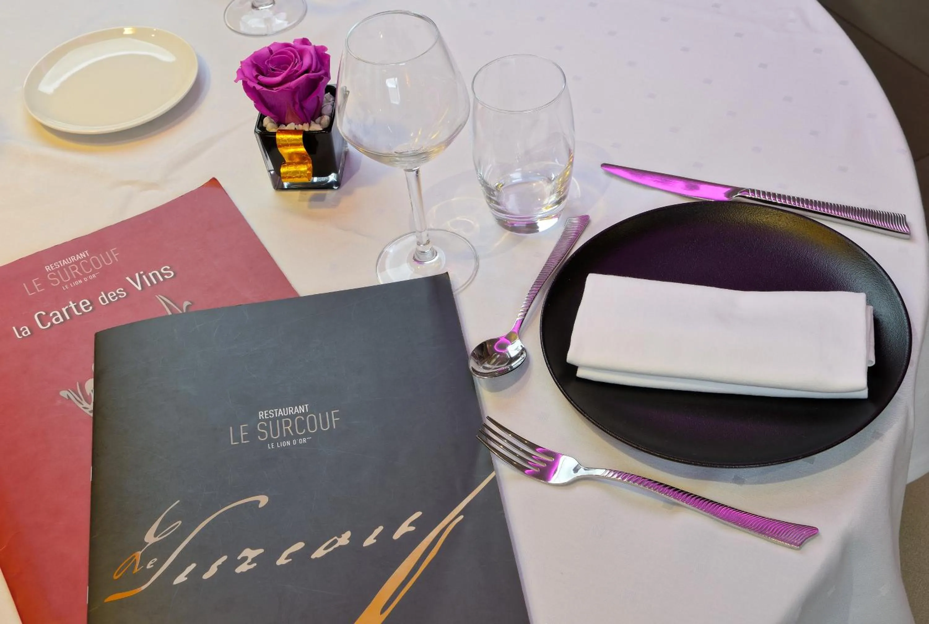 Restaurant/places to eat in The Originals Boutique, Hôtel Le Lion d'Or, Fougères Ouest