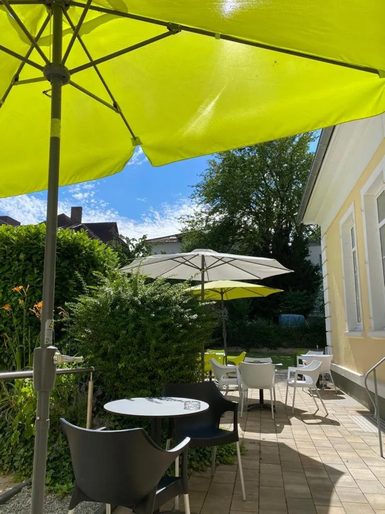 City Hotel ApartM3 am Park