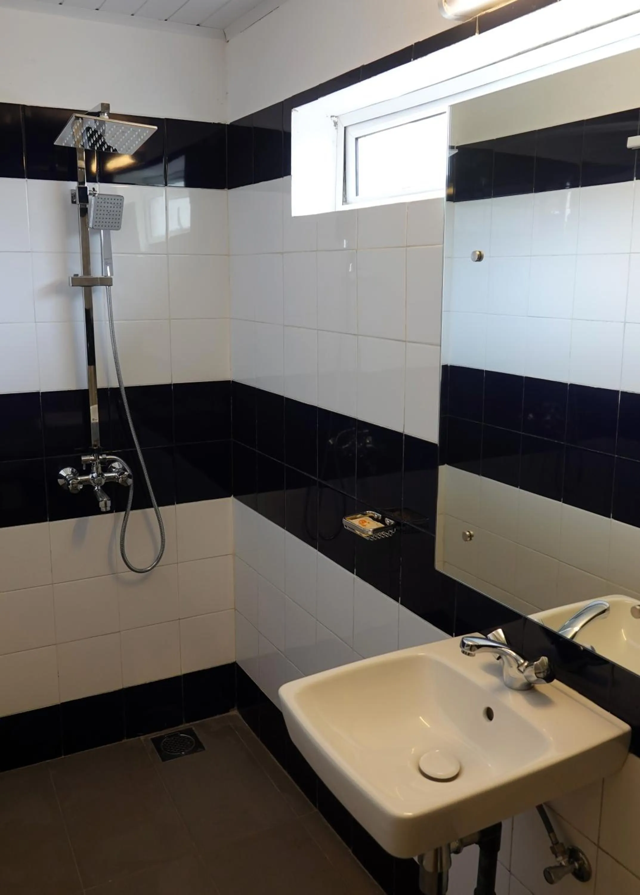 Bathroom in Hotel J Negombo